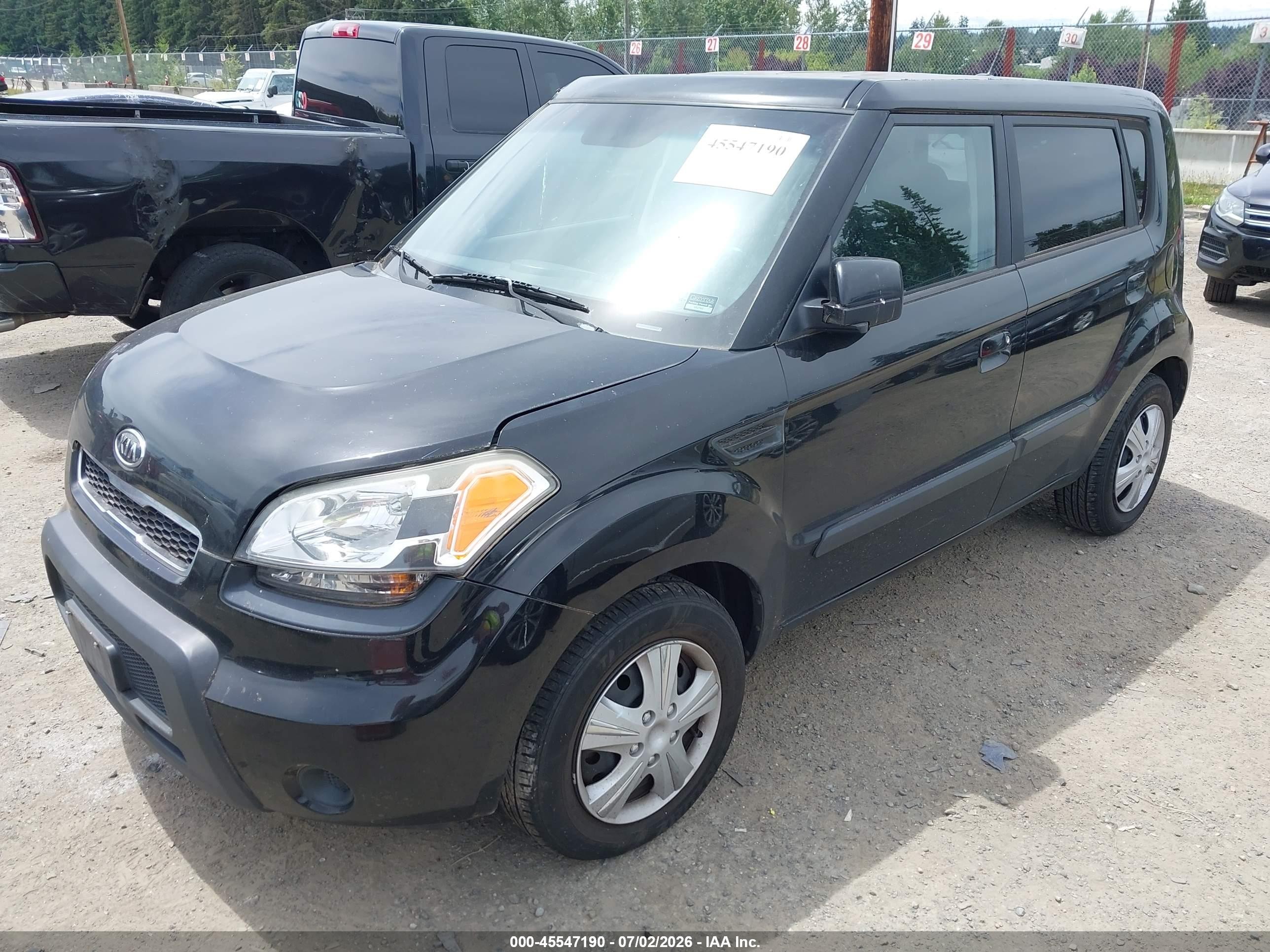 2010 Kia Soul + Black vin: KNDJT2A29A7125675