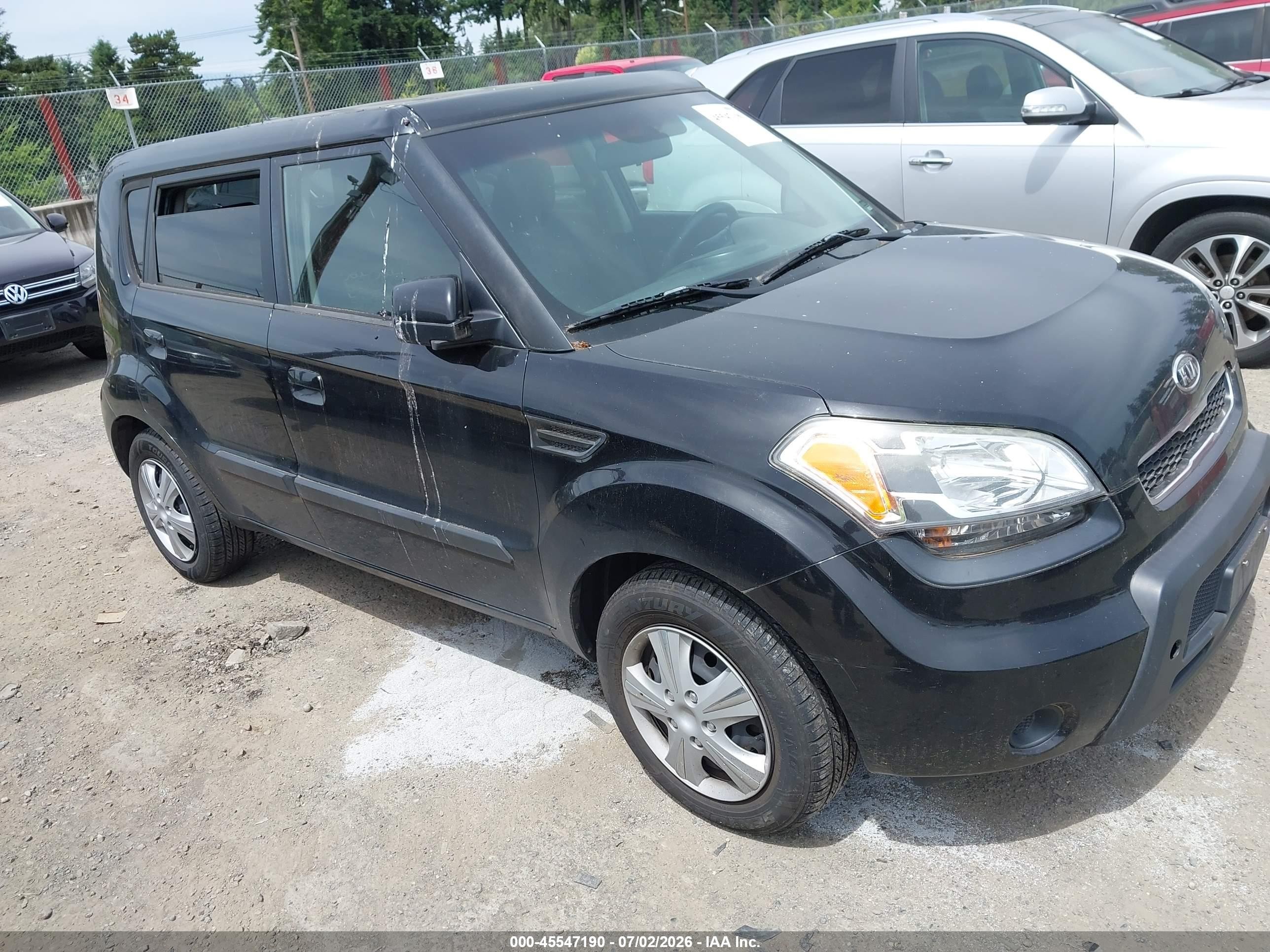 2010 Kia Soul + Black vin: KNDJT2A29A7125675