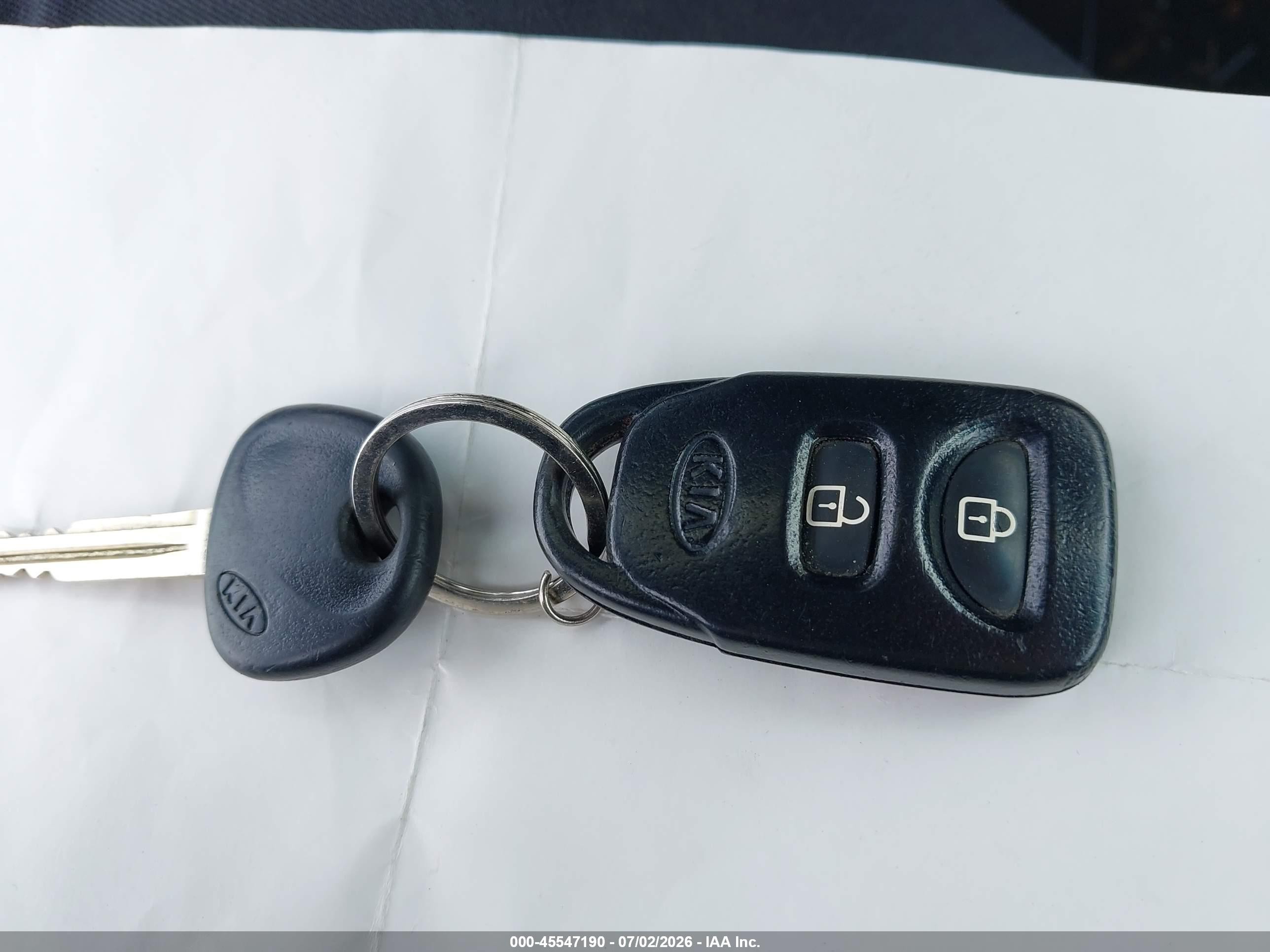 2010 Kia Soul + Black vin: KNDJT2A29A7125675