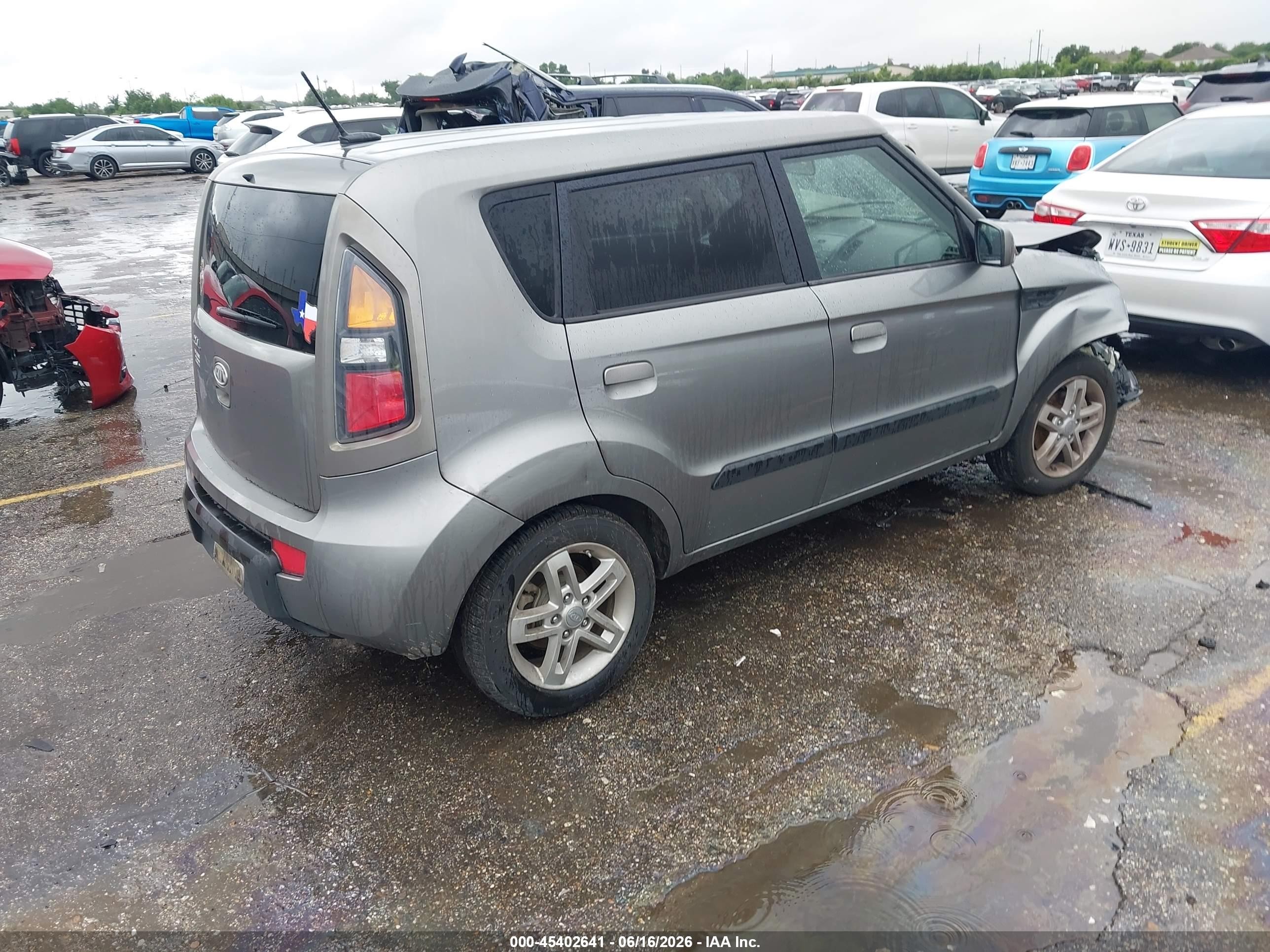 2010 Kia Soul + Gray vin: KNDJT2A29A7125966
