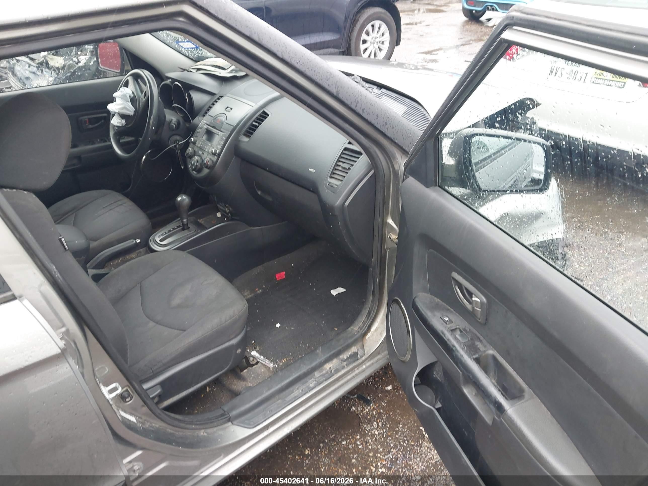 2010 Kia Soul + Gray vin: KNDJT2A29A7125966