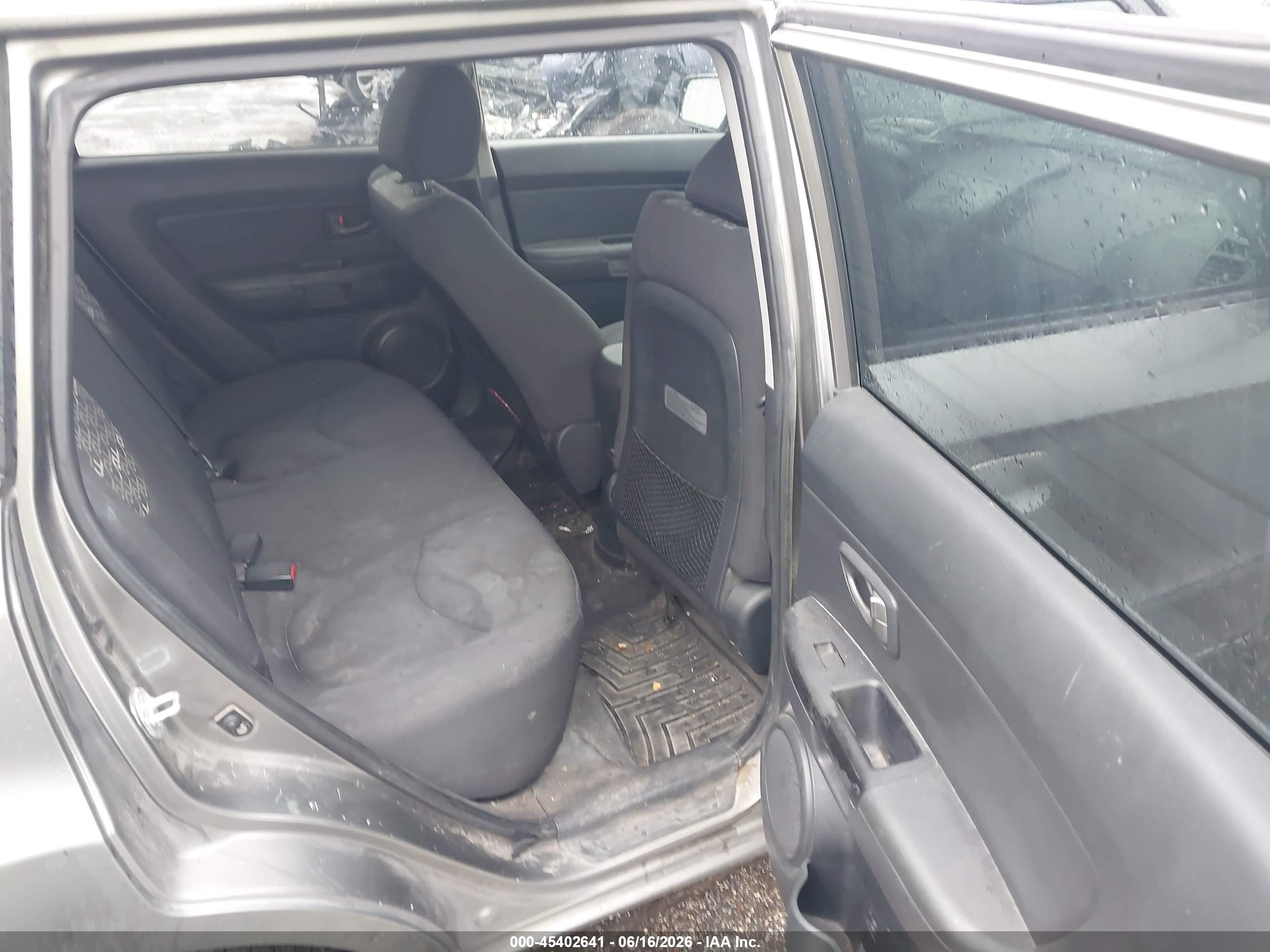 2010 Kia Soul + Gray vin: KNDJT2A29A7125966