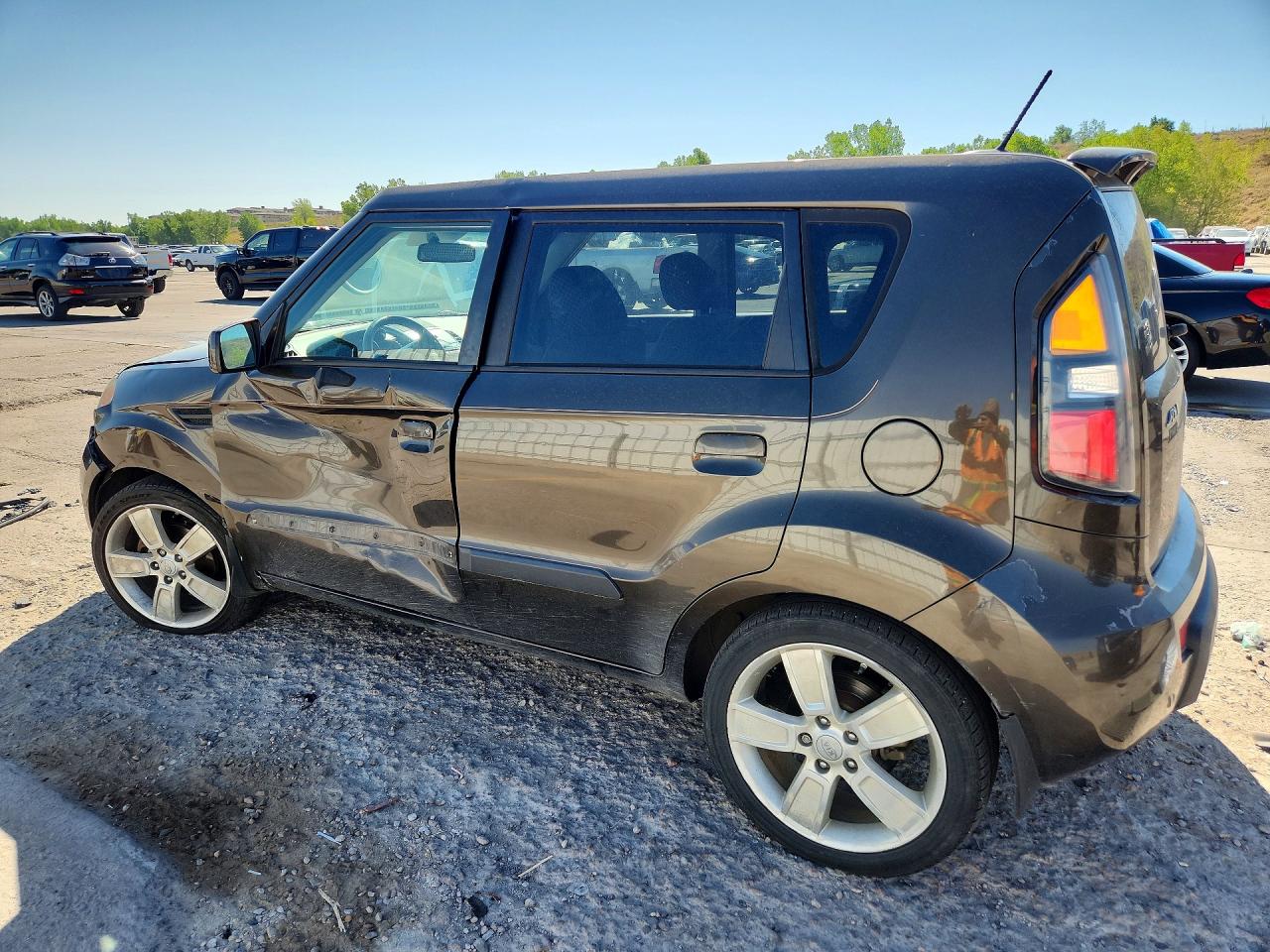 2010 Kia Soul + Brown vin: KNDJT2A29A7160426