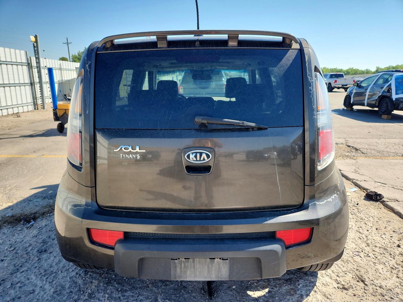 2010 Kia Soul + Brown vin: KNDJT2A29A7160426