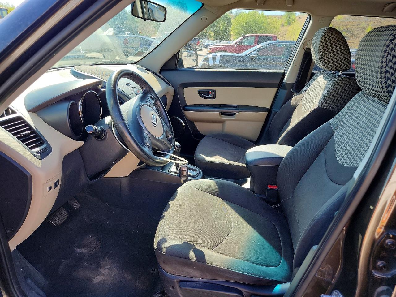 2010 Kia Soul + Brown vin: KNDJT2A29A7160426