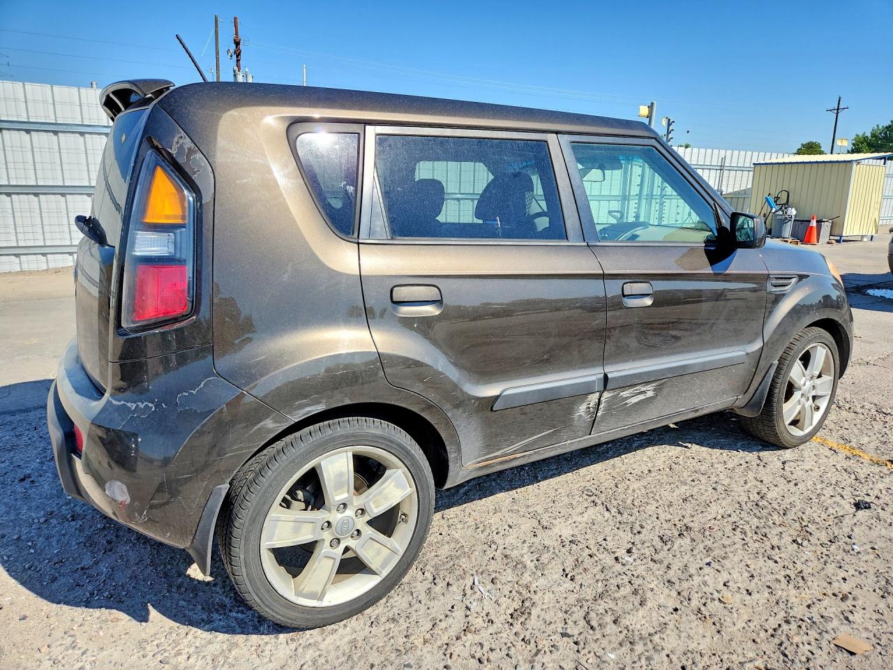 2010 Kia Soul + Brown vin: KNDJT2A29A7160426