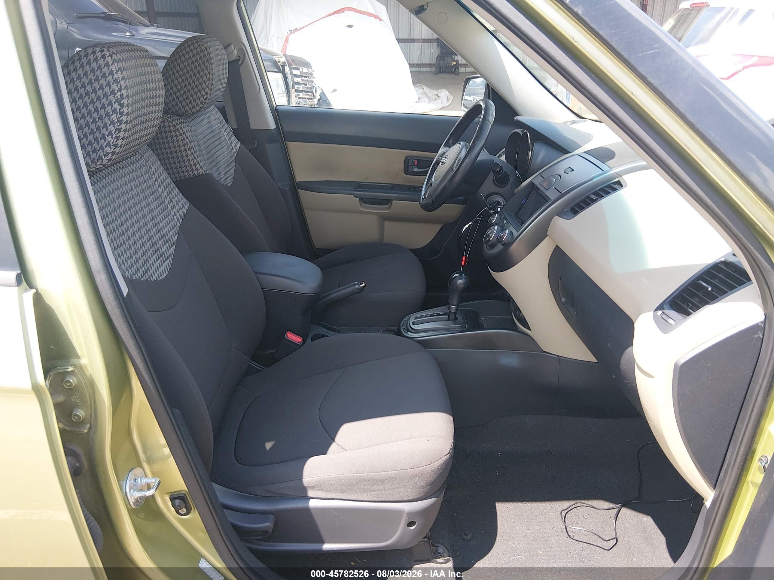 2010 Kia Soul ! Green vin: KNDJT2A29A7178070