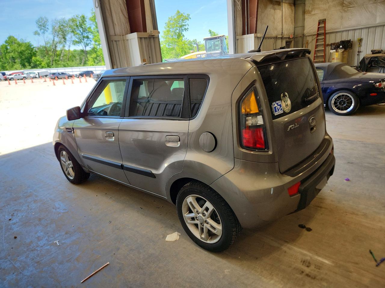 2010 Kia Soul + Gray vin: KNDJT2A29A7178294