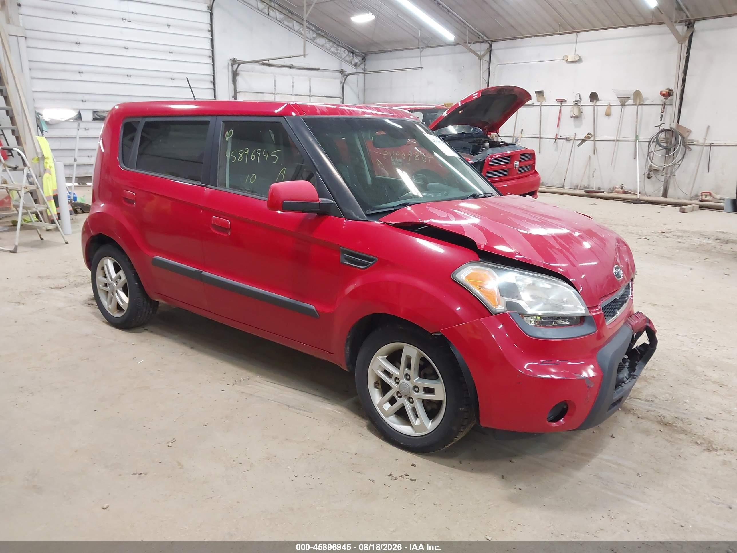 2010 Kia Soul + Red vin: KNDJT2A29A7180577