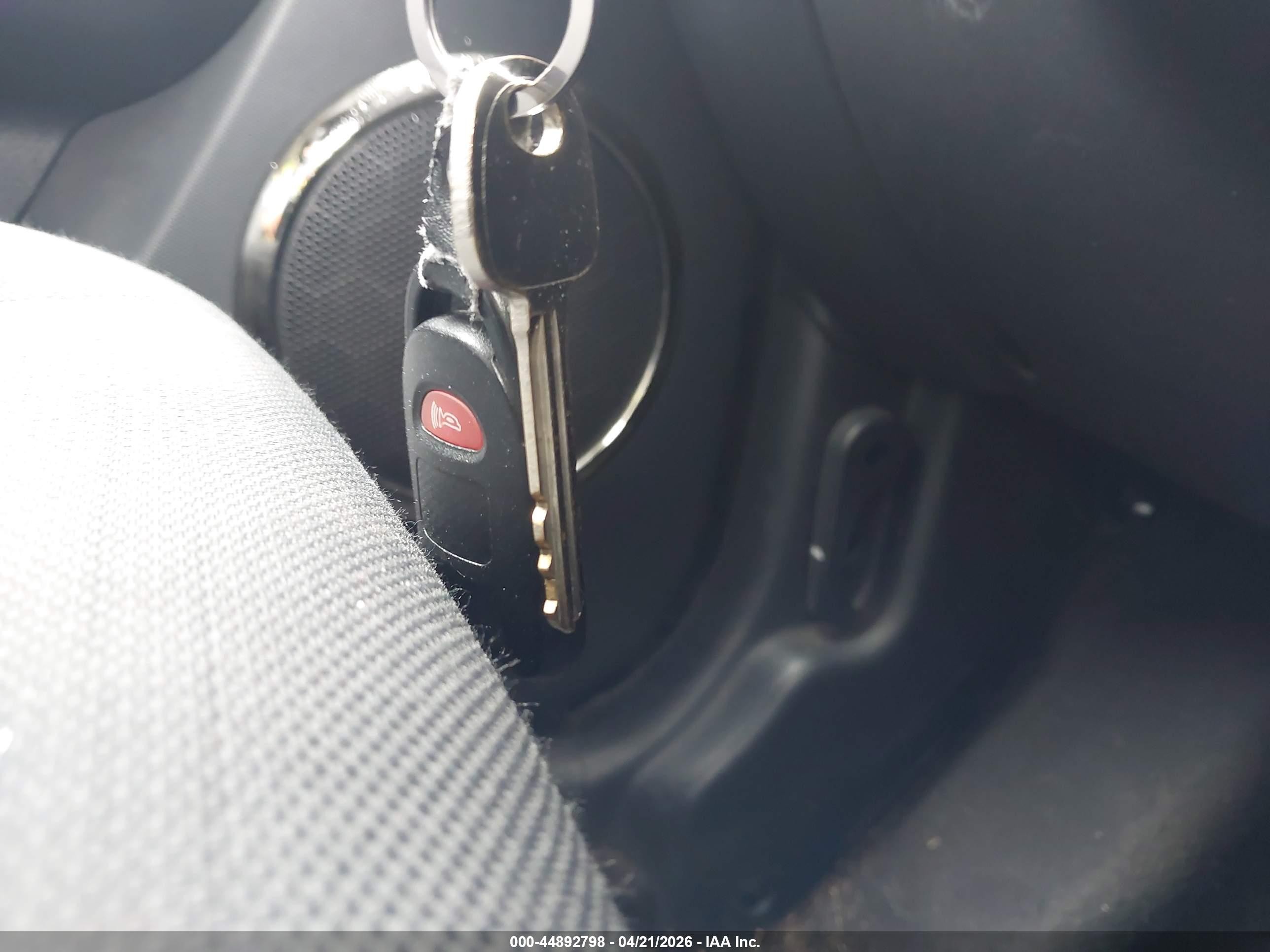 2010 Kia Soul + Black vin: KNDJT2A29A7181180