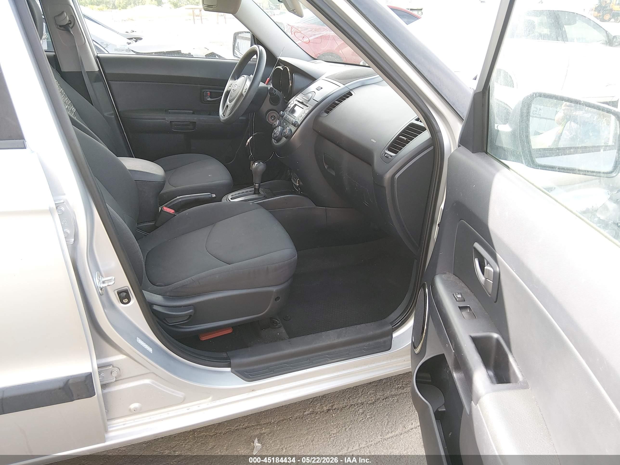 2010 Kia Soul + Silver vin: KNDJT2A29A7702902