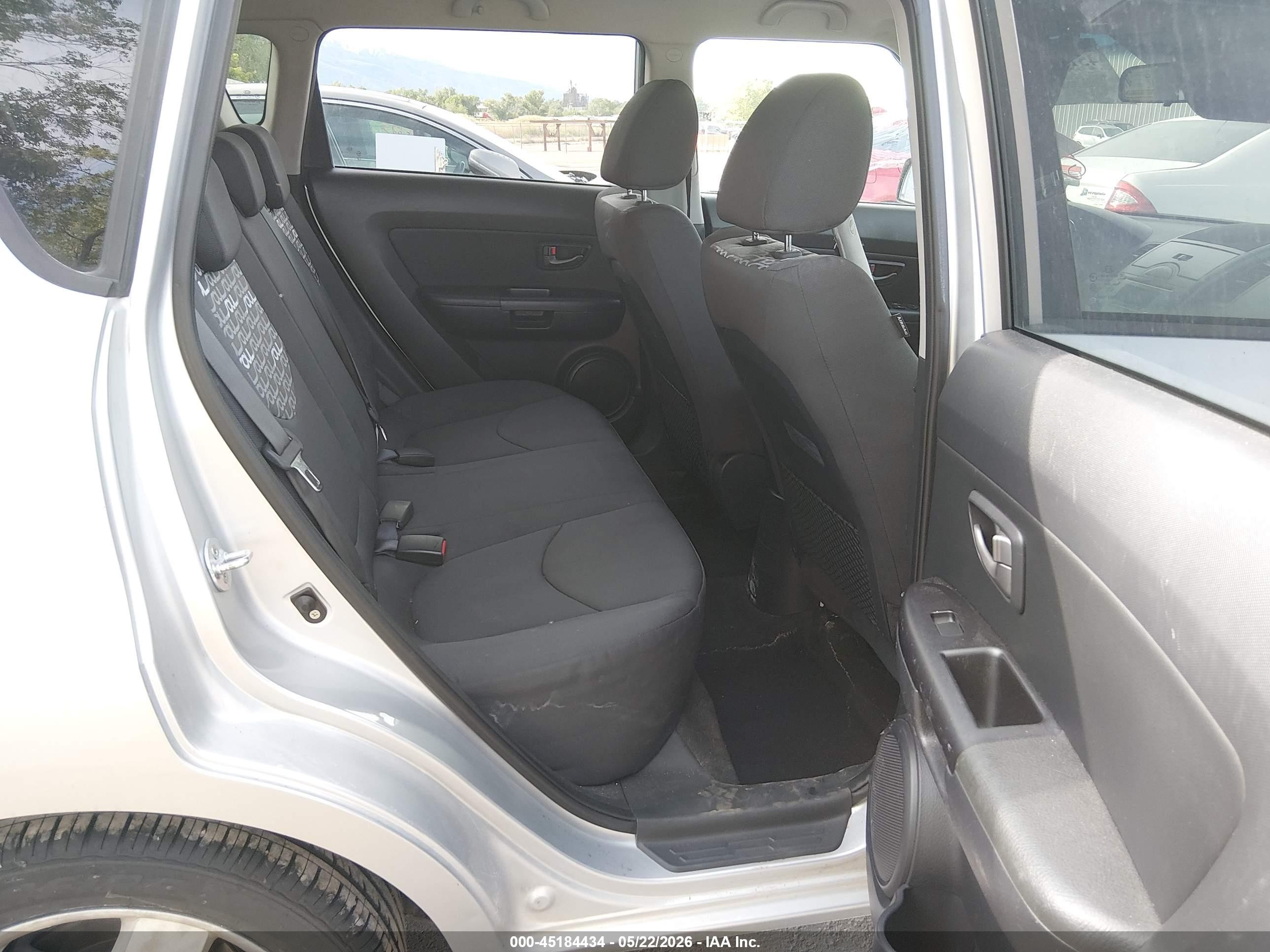 2010 Kia Soul + Silver vin: KNDJT2A29A7702902