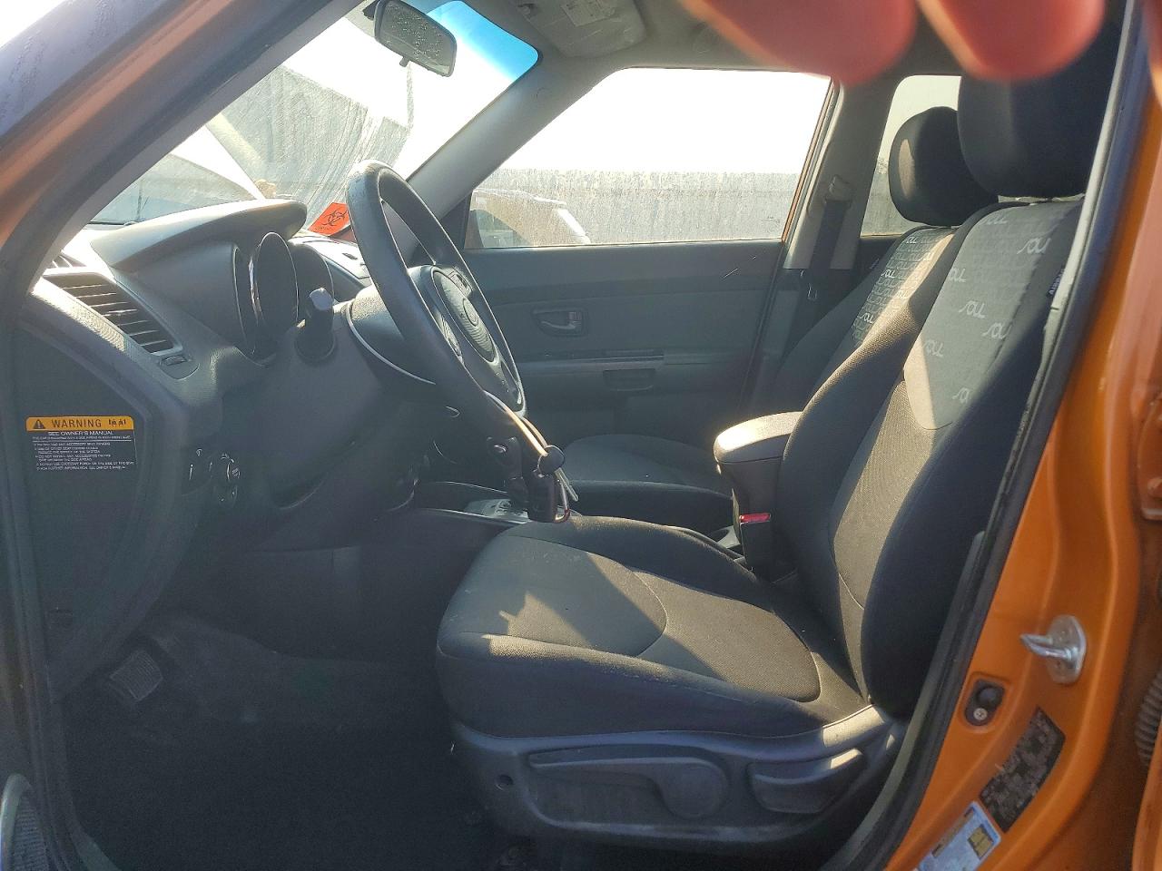 2011 Kia Soul + Orange vin: KNDJT2A29B7216558