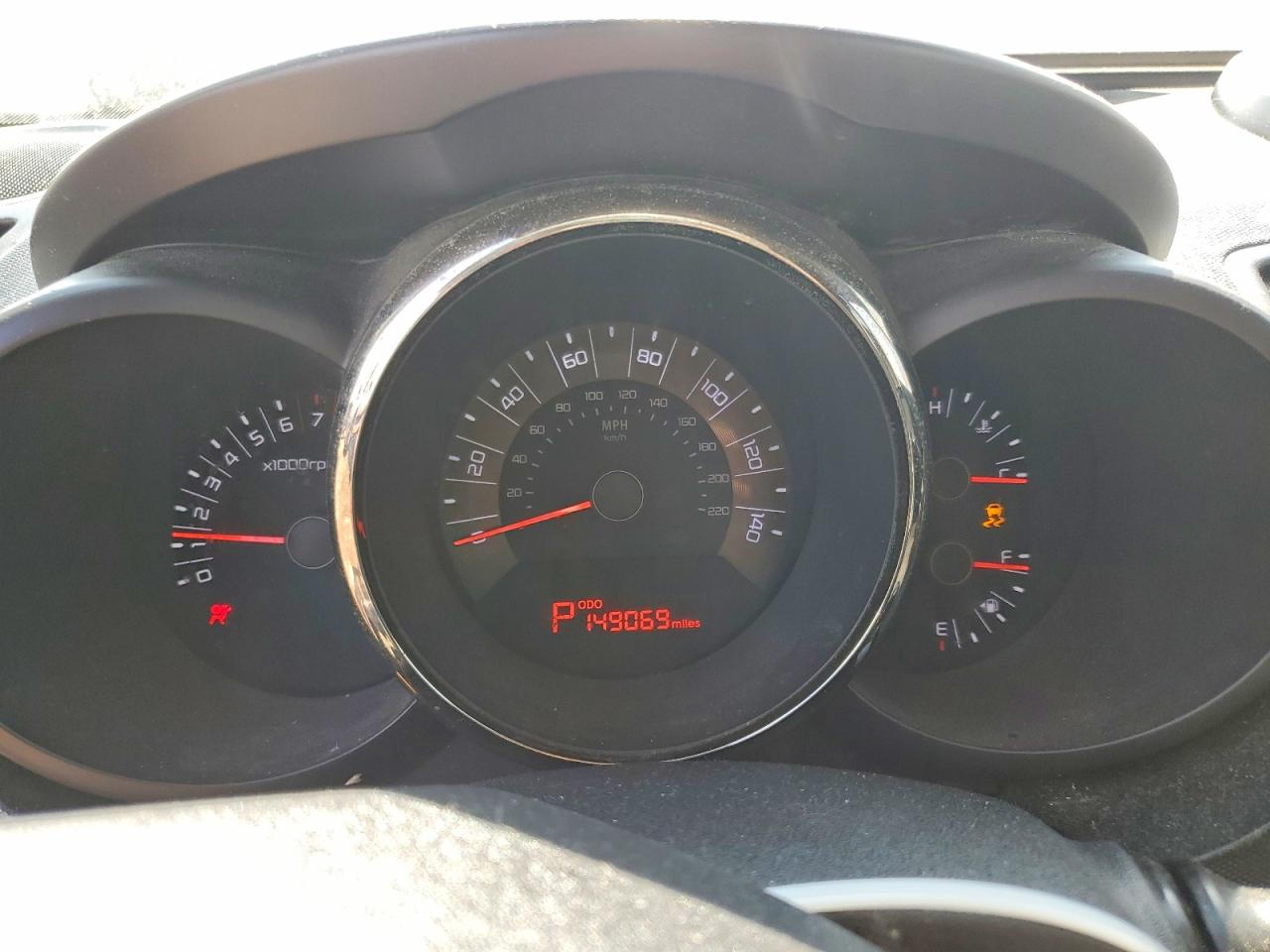 2011 Kia Soul + Orange vin: KNDJT2A29B7226796