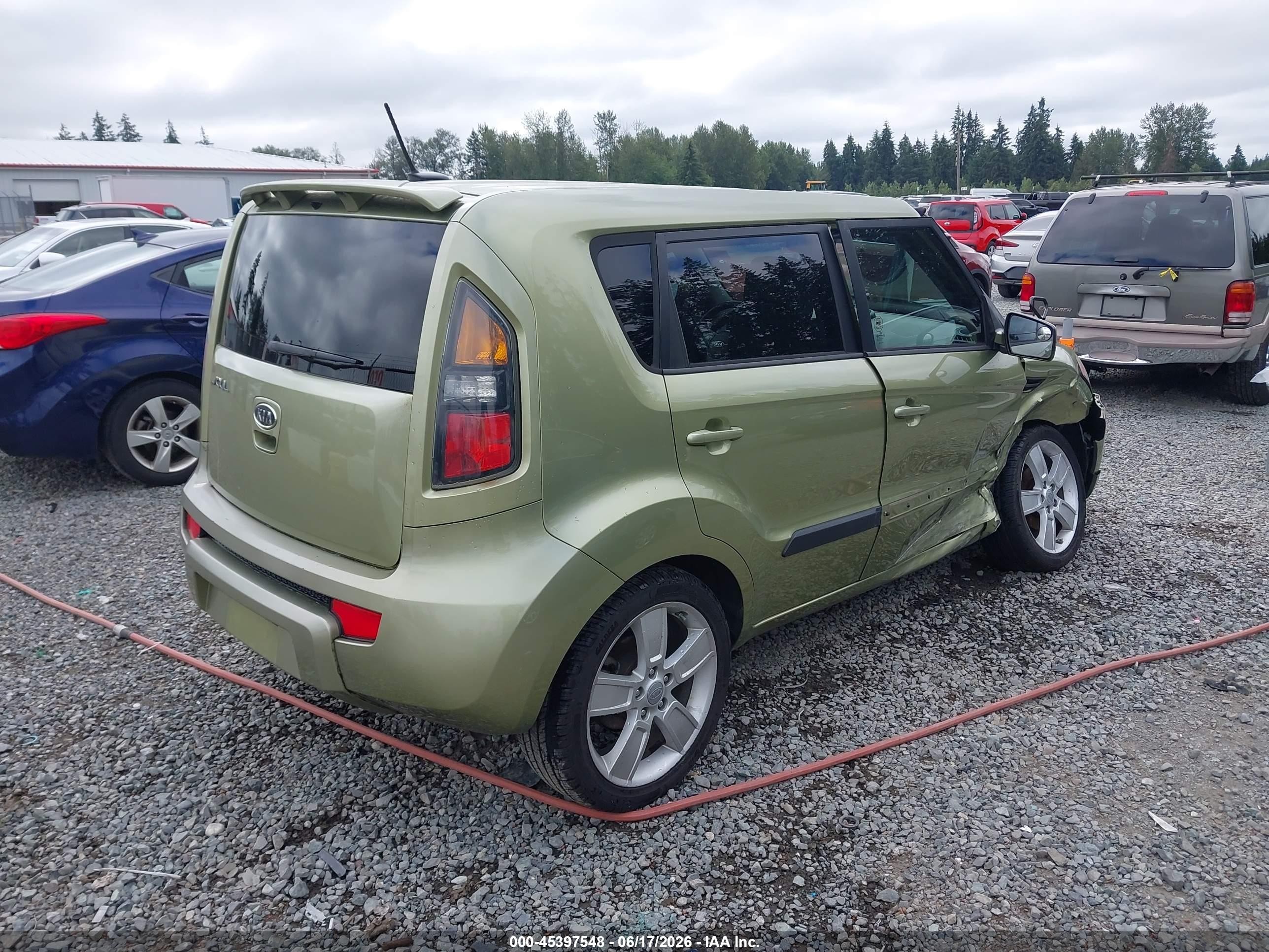 2011 Kia Soul ! Green vin: KNDJT2A29B7234106