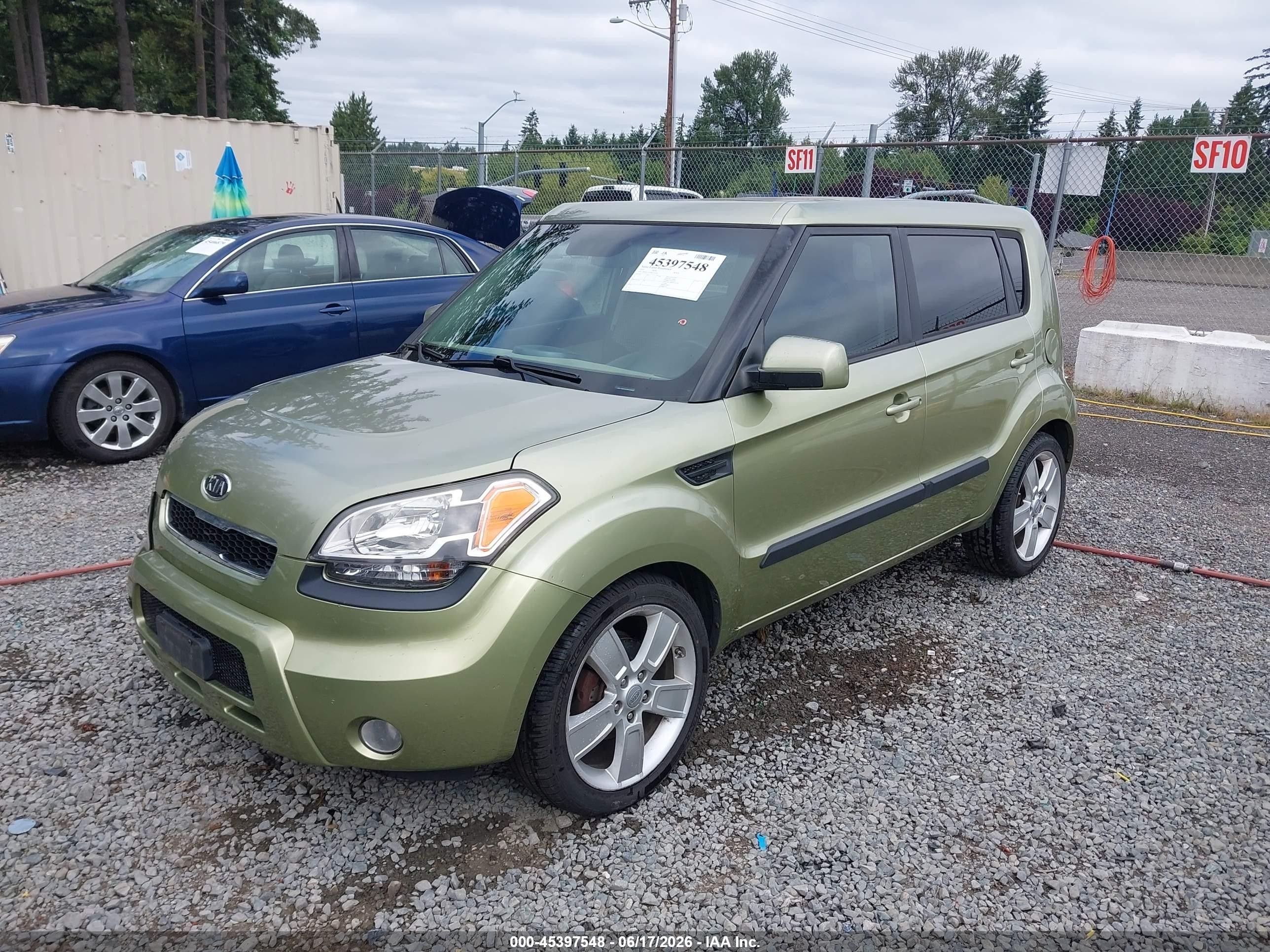2011 Kia Soul ! Green vin: KNDJT2A29B7234106