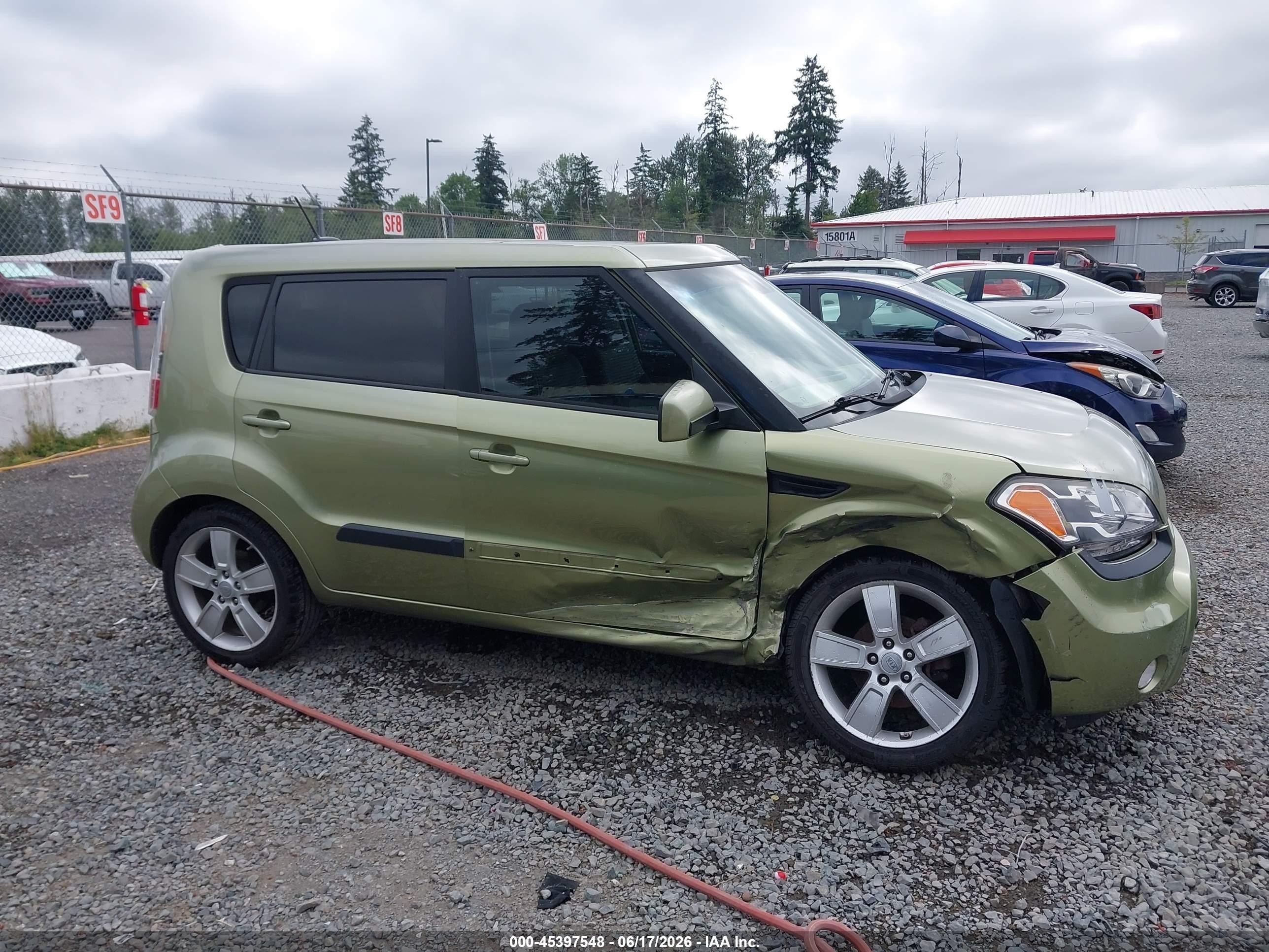 2011 Kia Soul ! Green vin: KNDJT2A29B7234106