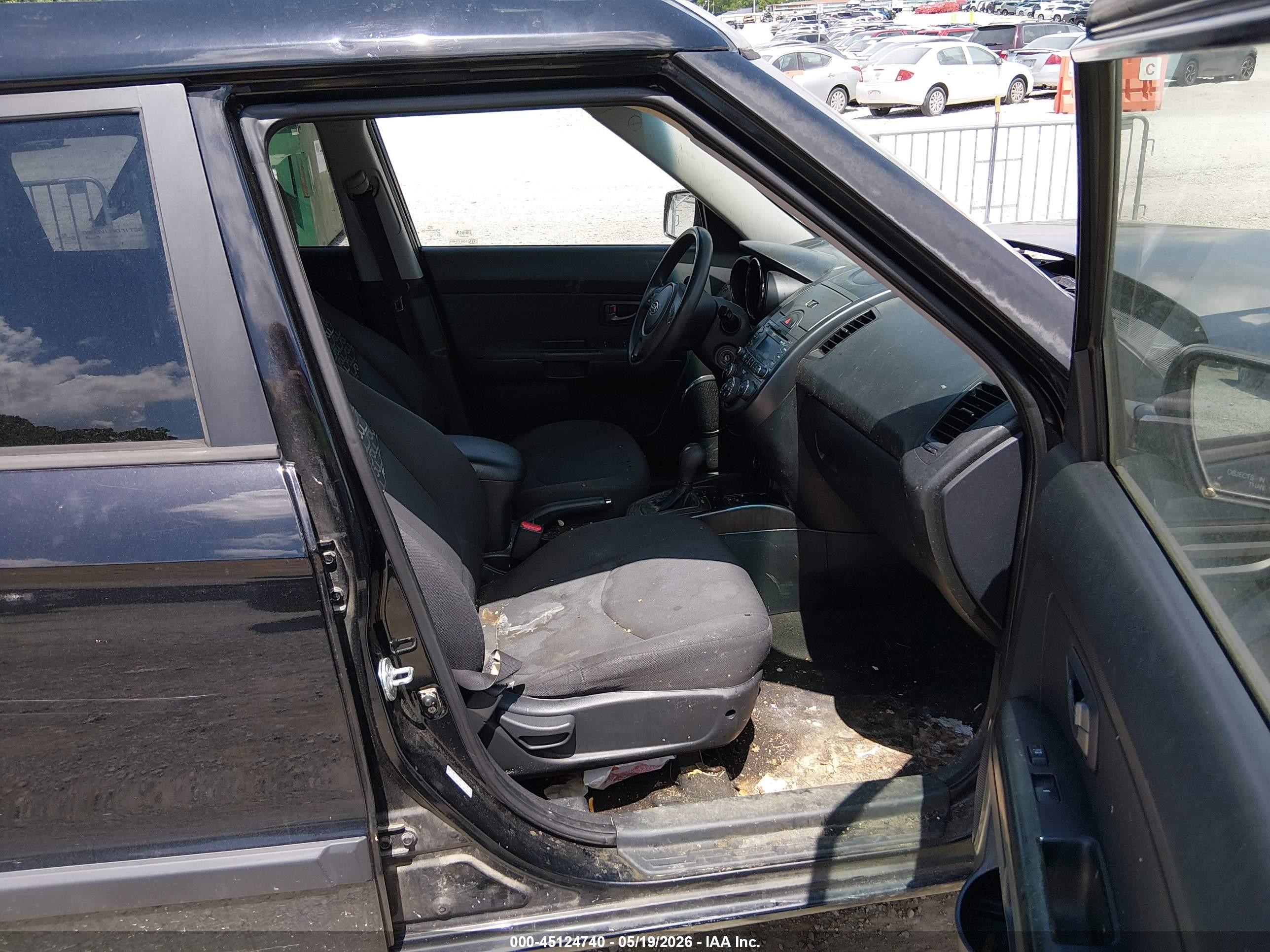 2011 Kia Soul + Black vin: KNDJT2A29B7240648