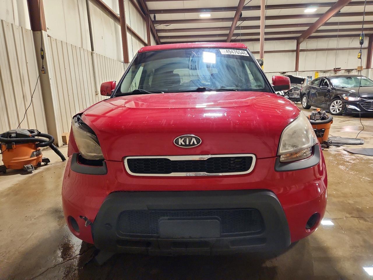 2011 Kia Soul + Red vin: KNDJT2A29B7251620
