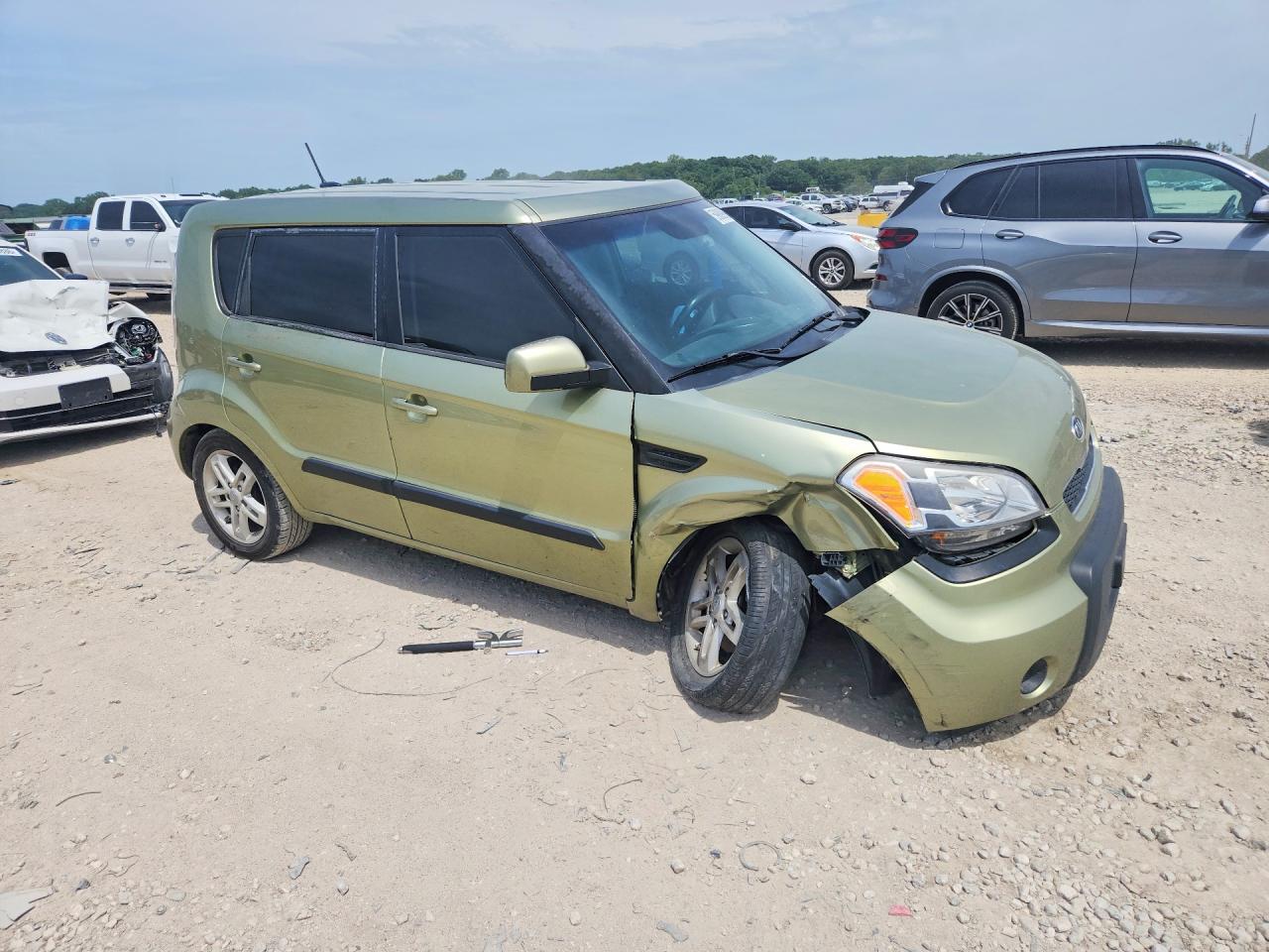 2011 Kia Soul + Green vin: KNDJT2A29B7256767