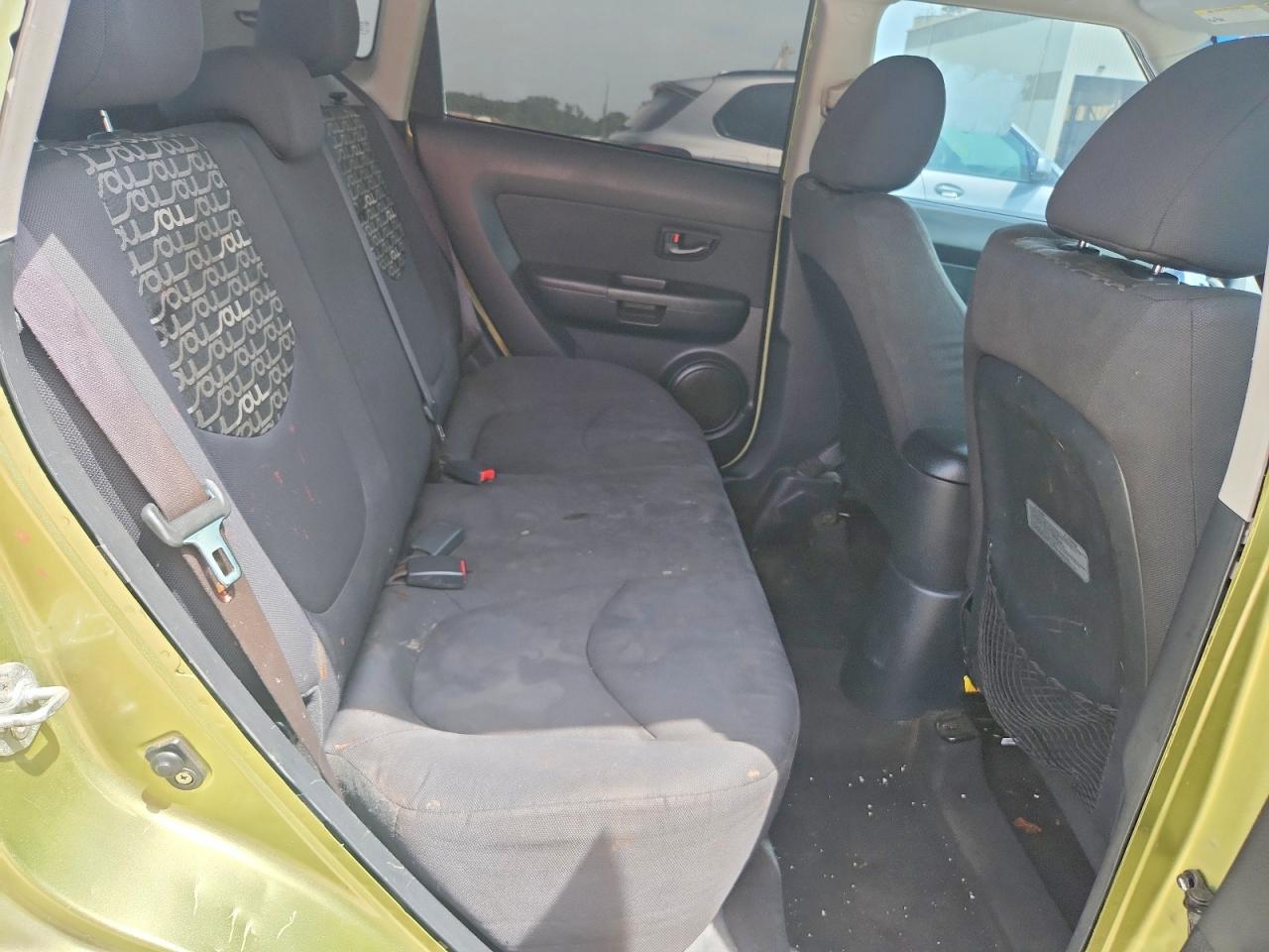 2011 Kia Soul + Green vin: KNDJT2A29B7256767