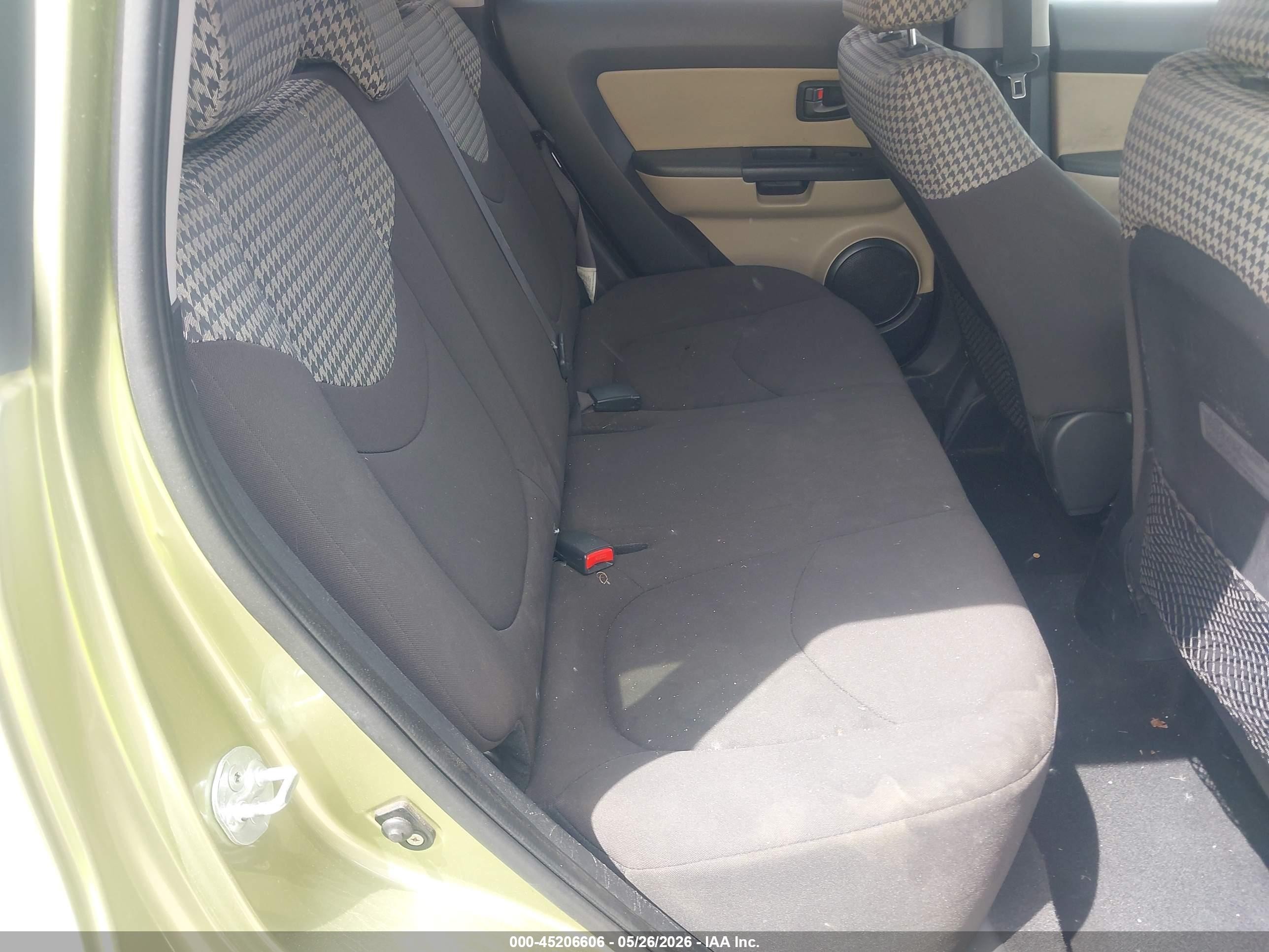 2011 Kia Soul ! Green vin: KNDJT2A29B7319365
