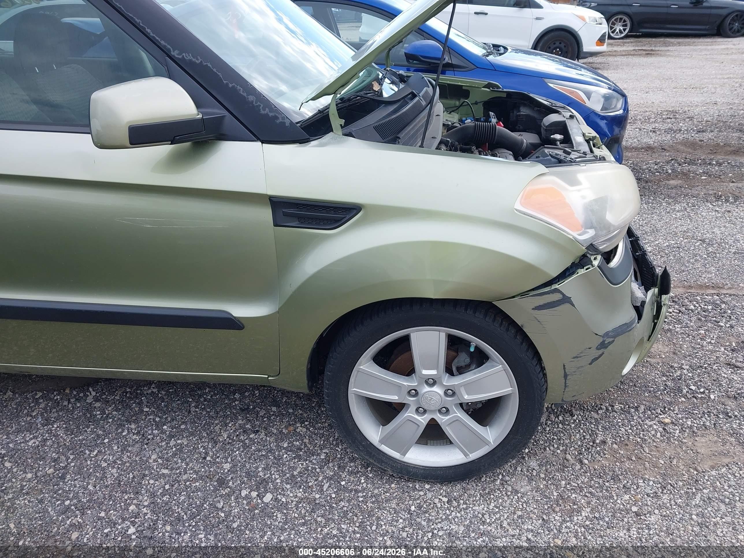 2011 Kia Soul ! Green vin: KNDJT2A29B7319365
