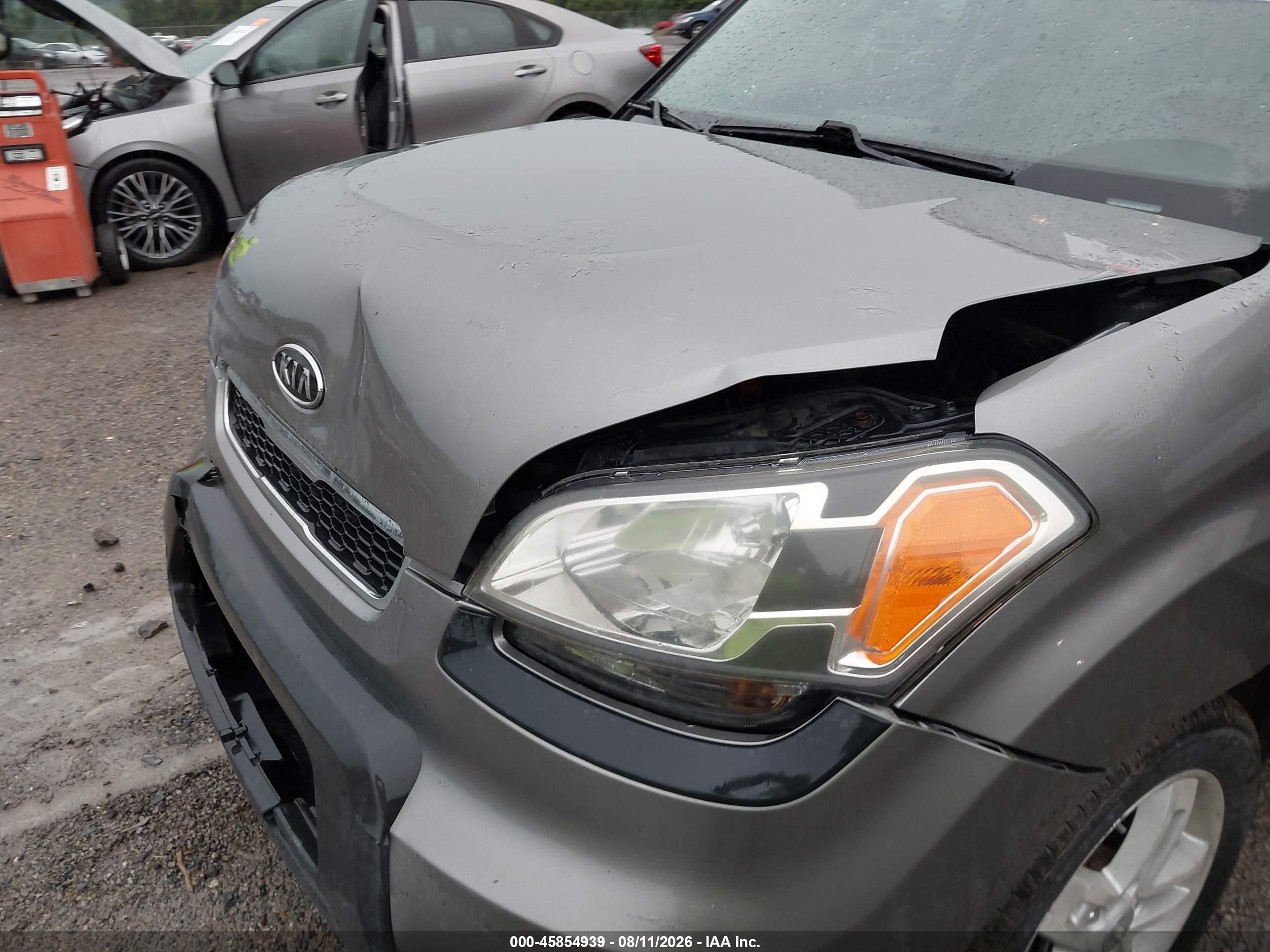 2011 Kia Soul + Серый vin: KNDJT2A29B7323187