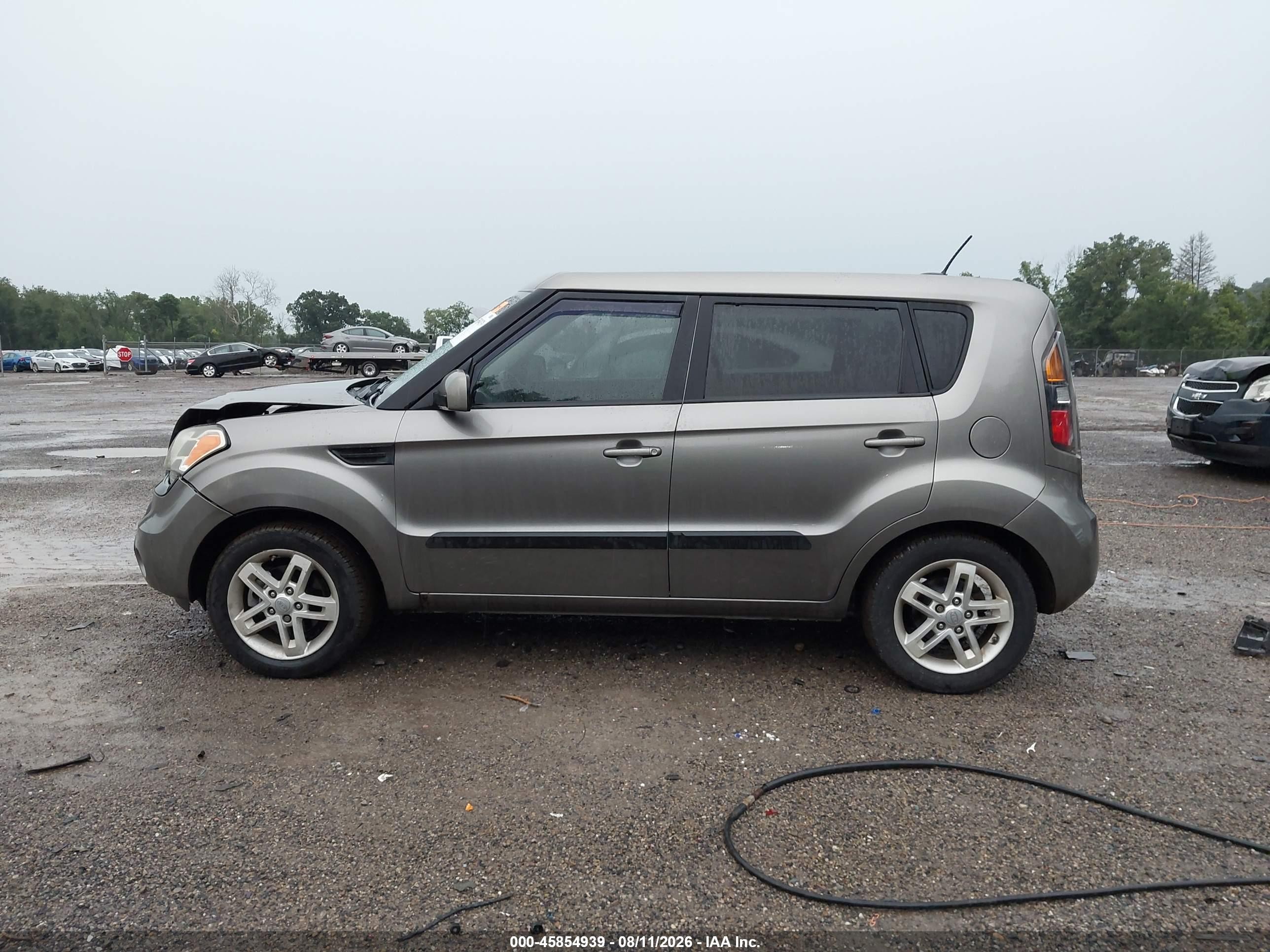 2011 Kia Soul + Серый vin: KNDJT2A29B7323187