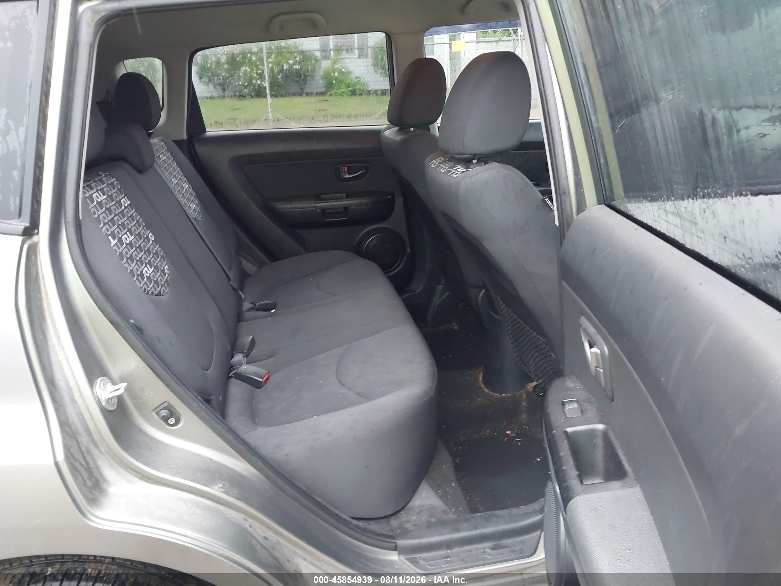 2011 Kia Soul + Серый vin: KNDJT2A29B7323187