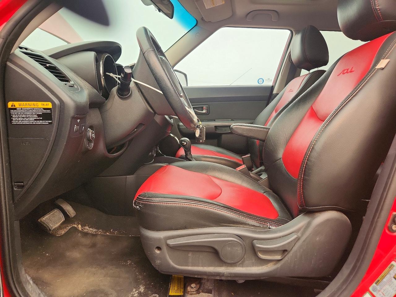 2011 Kia Soul + Red vin: KNDJT2A29B7325831