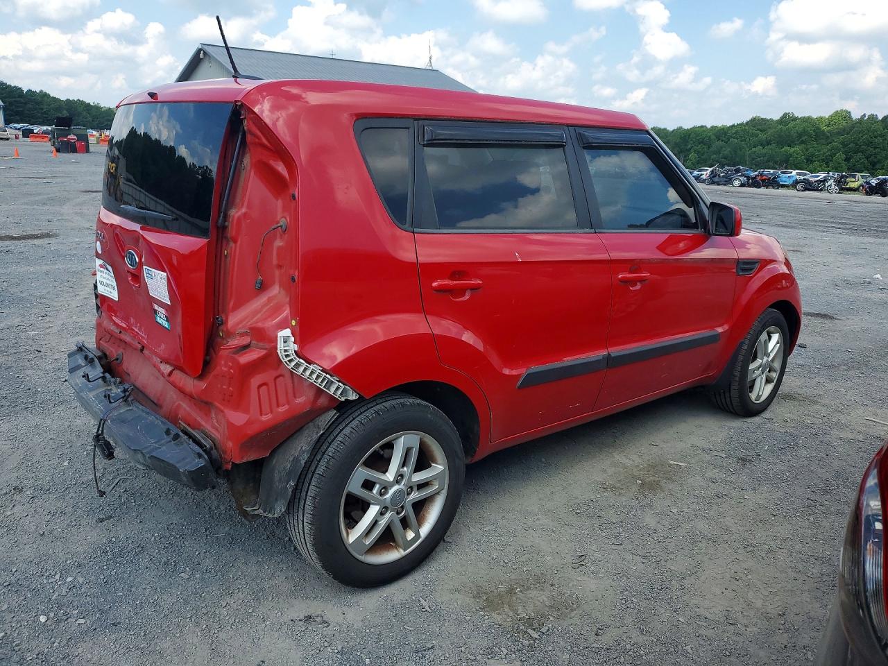 2011 Kia Soul + Красный vin: KNDJT2A29B7328566