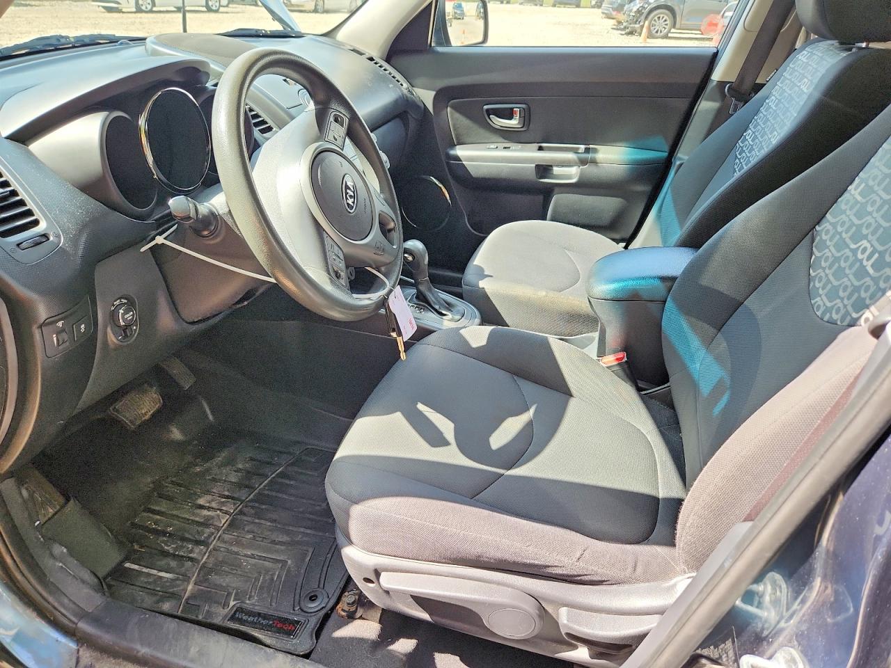 2011 Kia Soul + Turquoise vin: KNDJT2A29B7332732