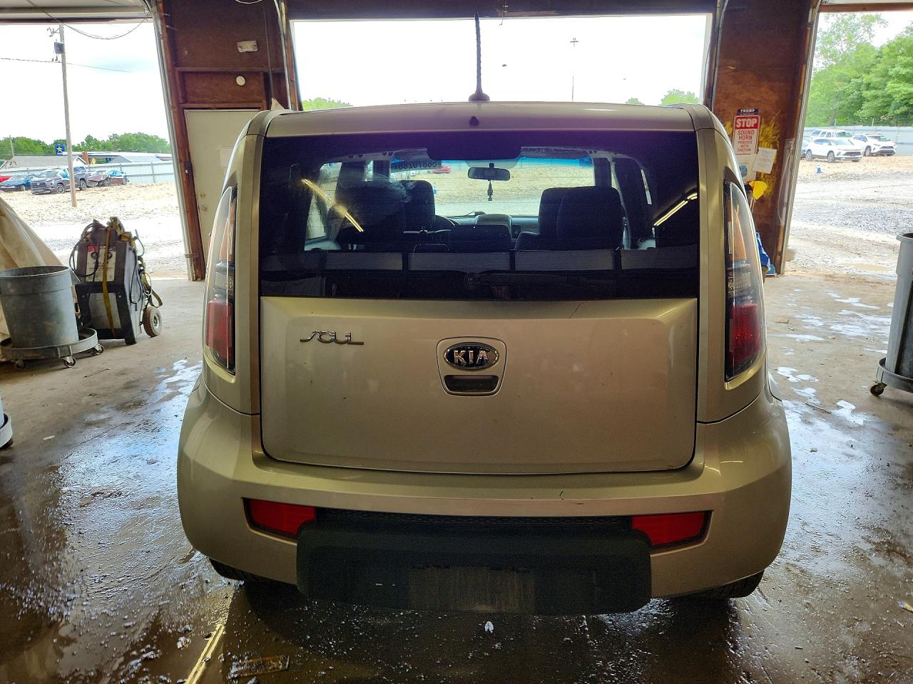 2011 Kia Soul + Silver vin: KNDJT2A29B7345061