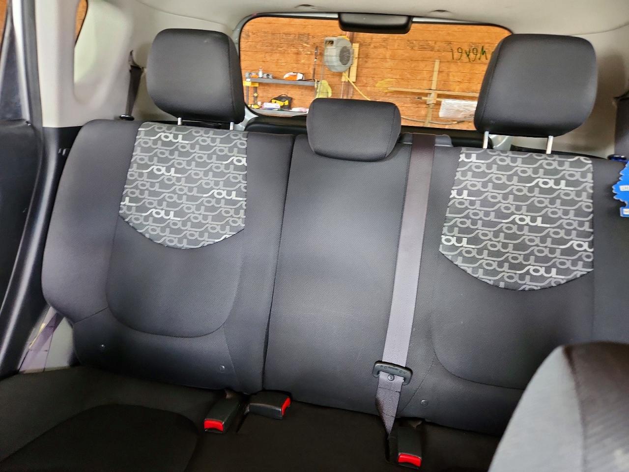 2011 Kia Soul + Silver vin: KNDJT2A29B7345061