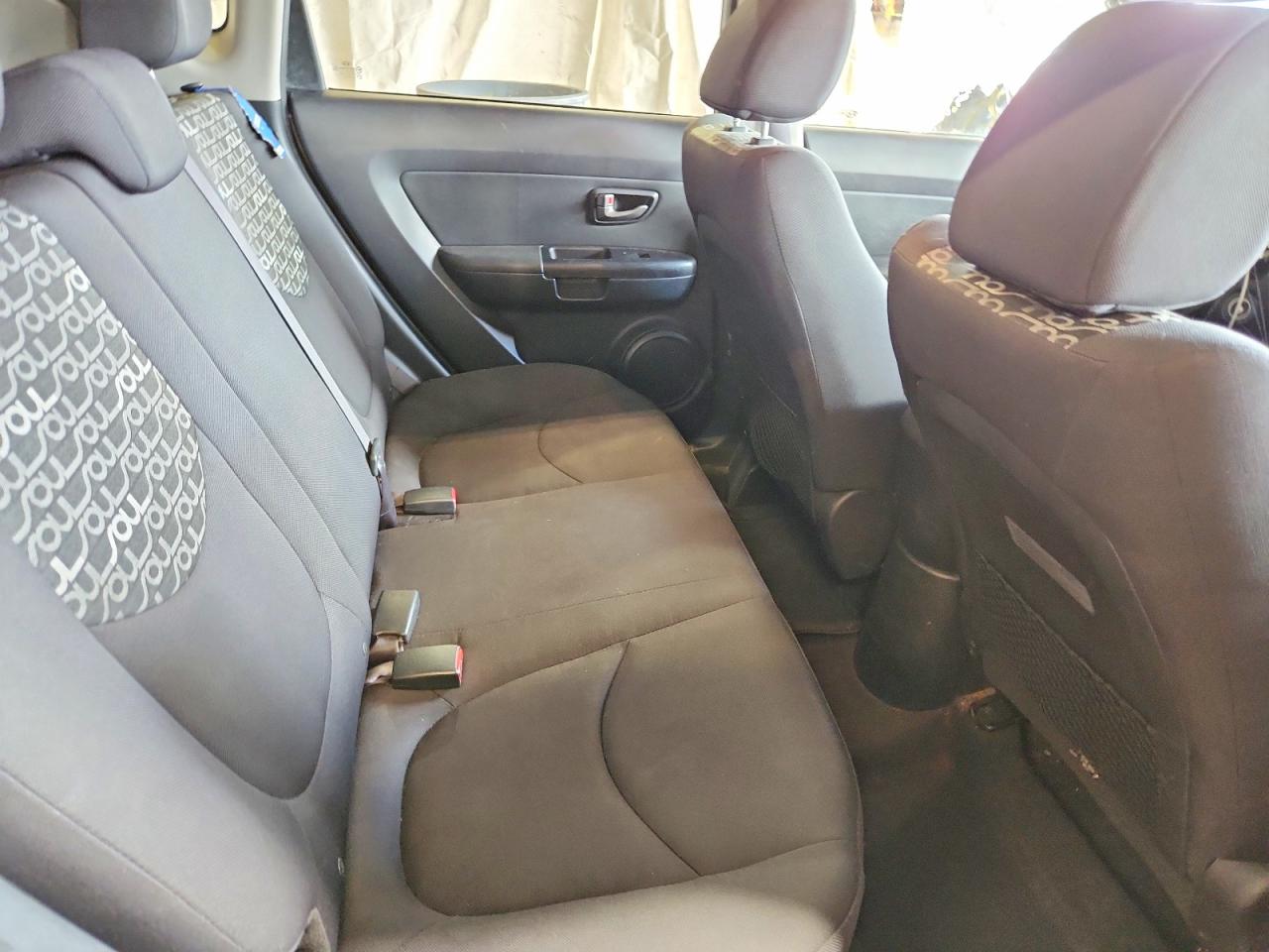 2011 Kia Soul + Silver vin: KNDJT2A29B7345061
