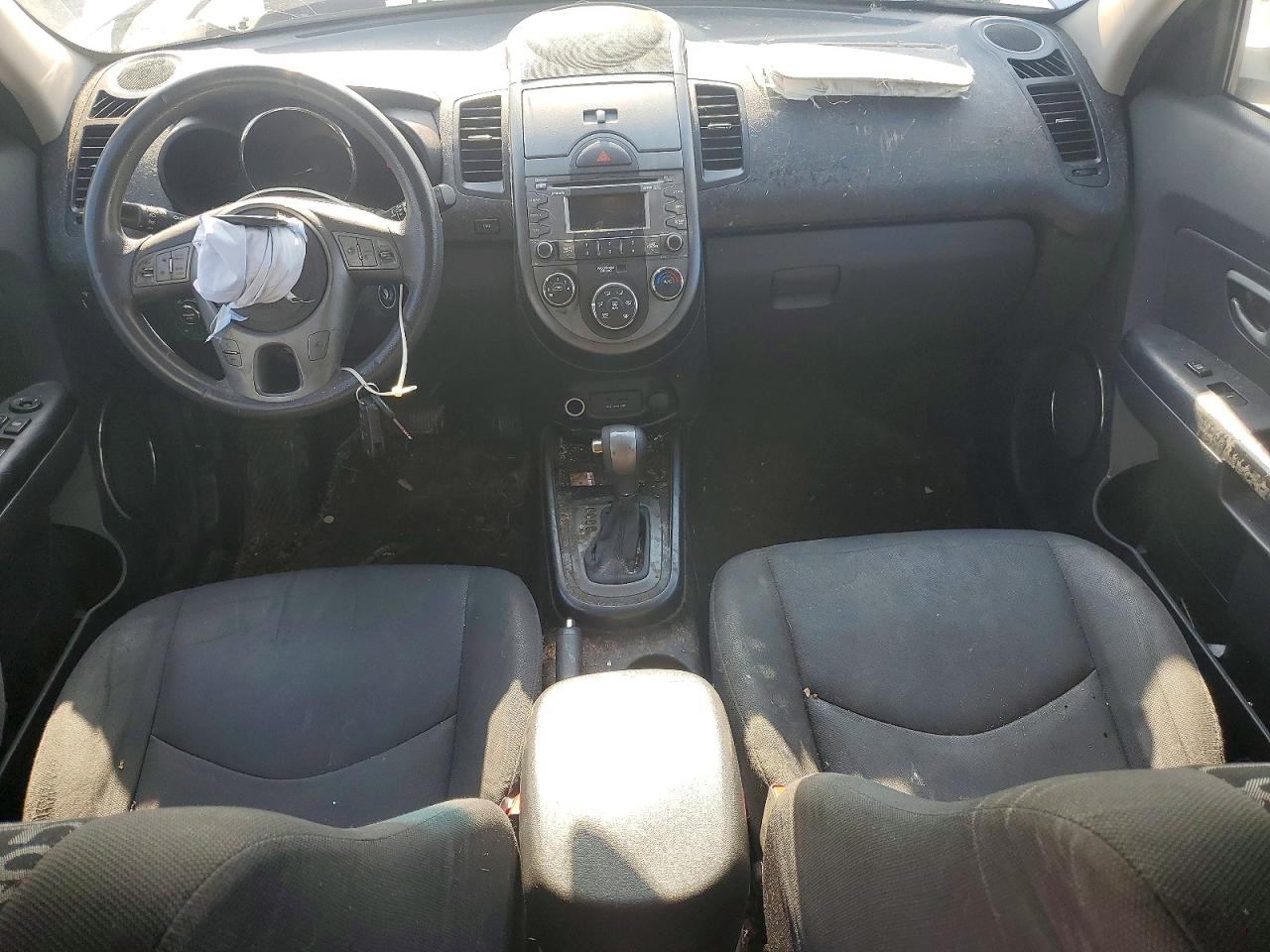 2011 Kia Soul + Серебряный vin: KNDJT2A29B7709799