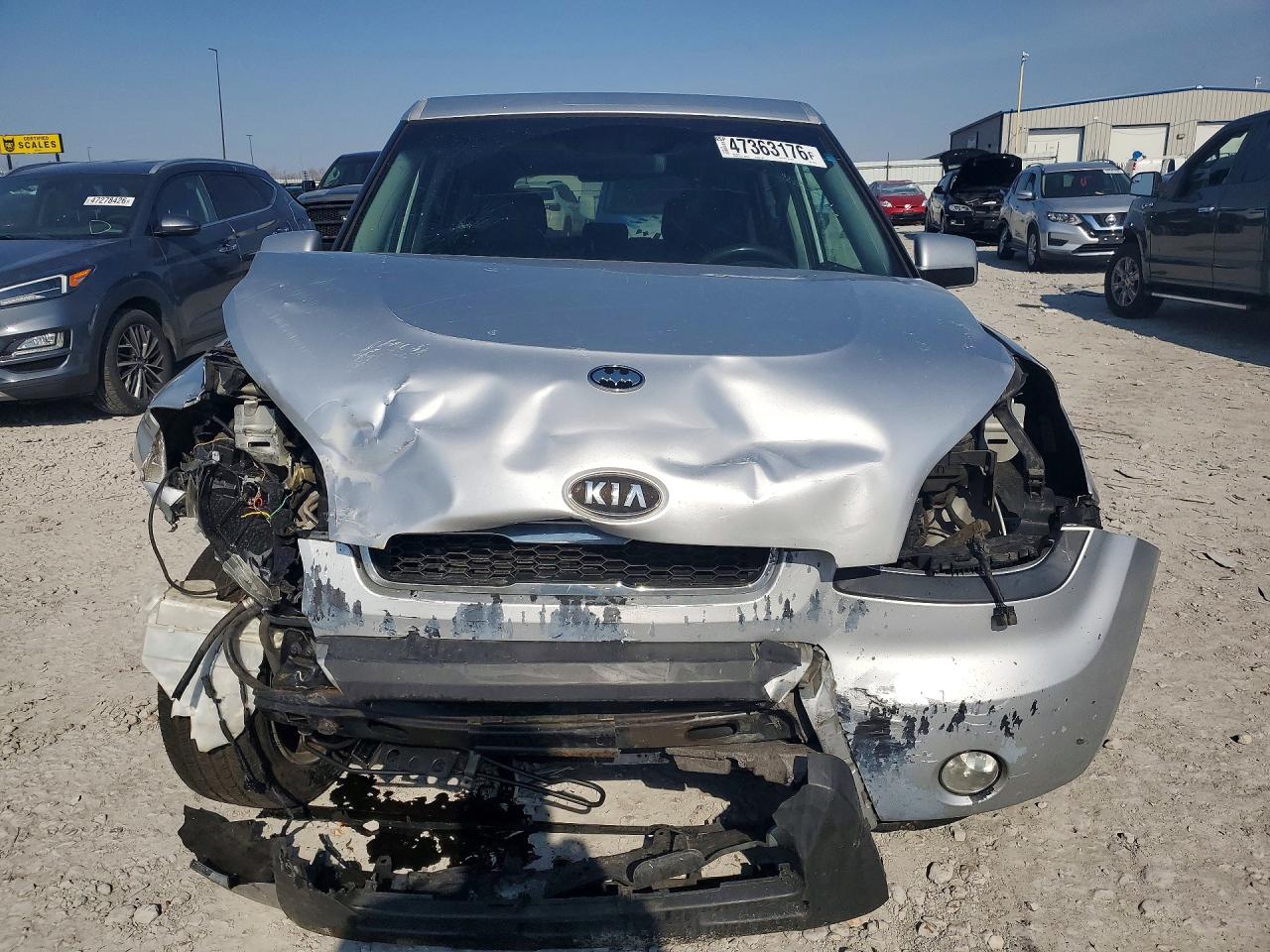 2011 Kia Soul + Серебряный vin: KNDJT2A29B7709799