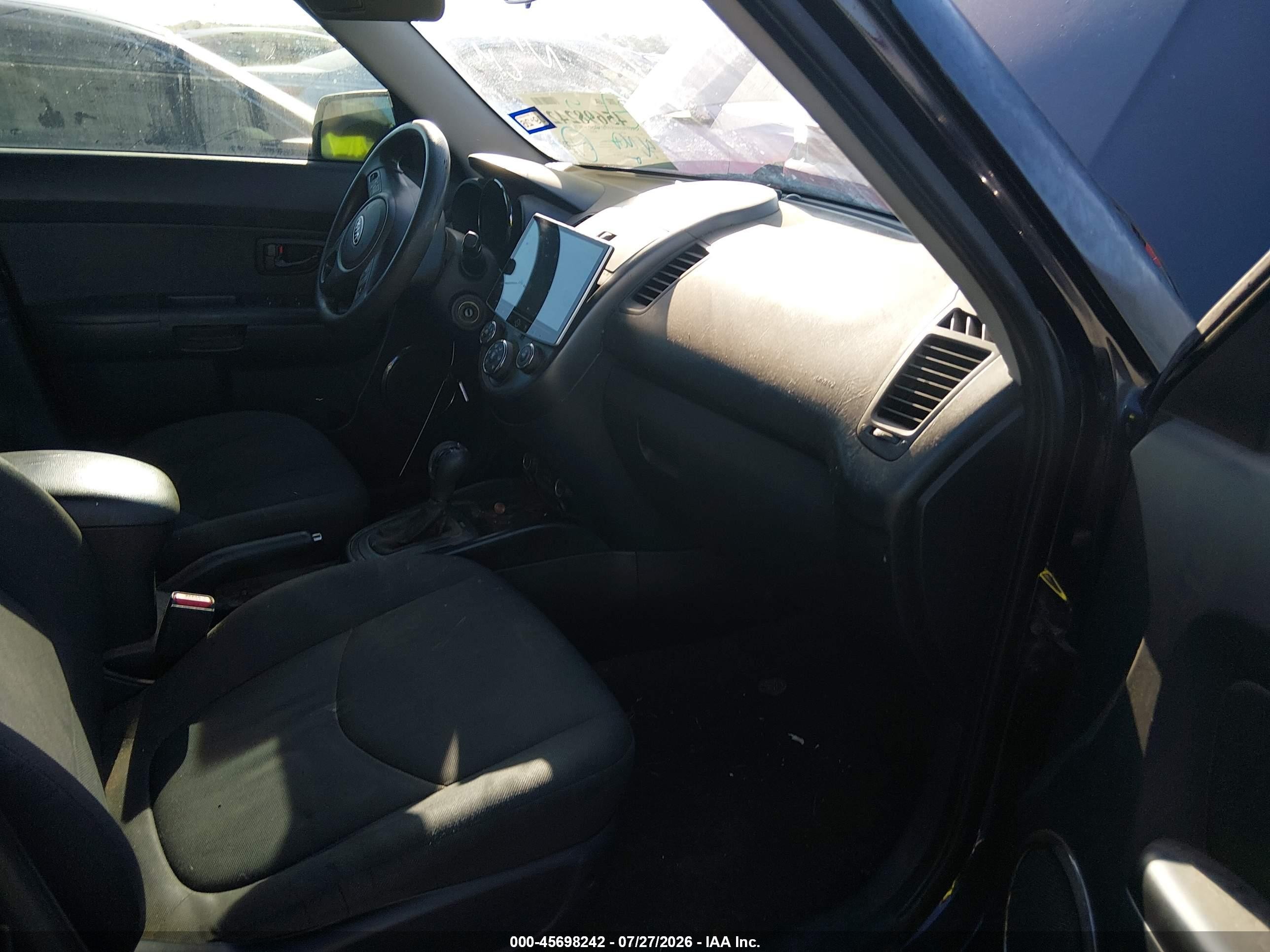 2011 Kia Soul + Black vin: KNDJT2A29B7709981