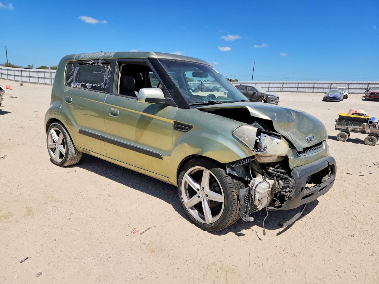 2010 Kia Soul + Green vin: KNDJT2A2XA7044264