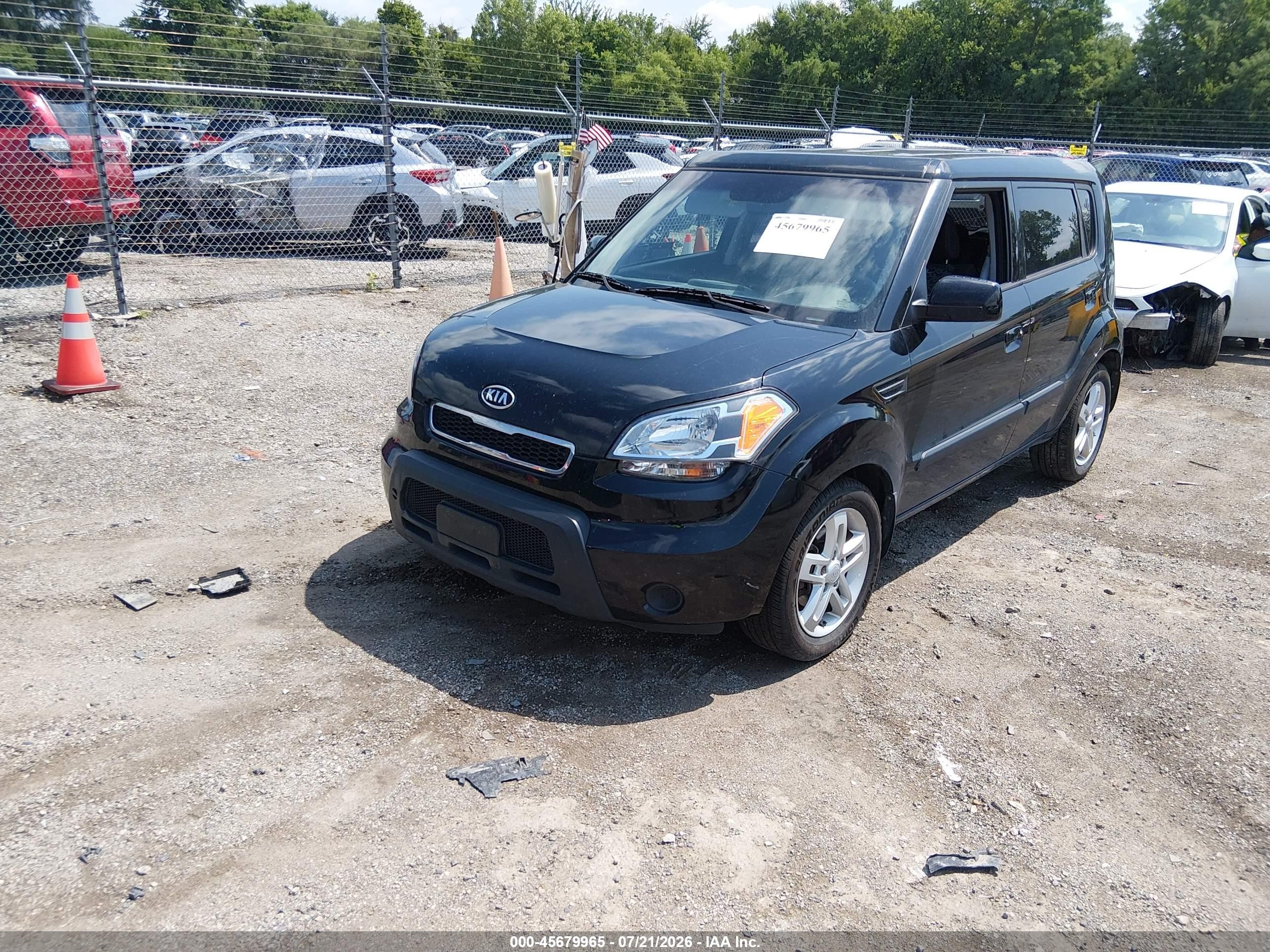 2010 Kia Soul + Black vin: KNDJT2A2XA7053501