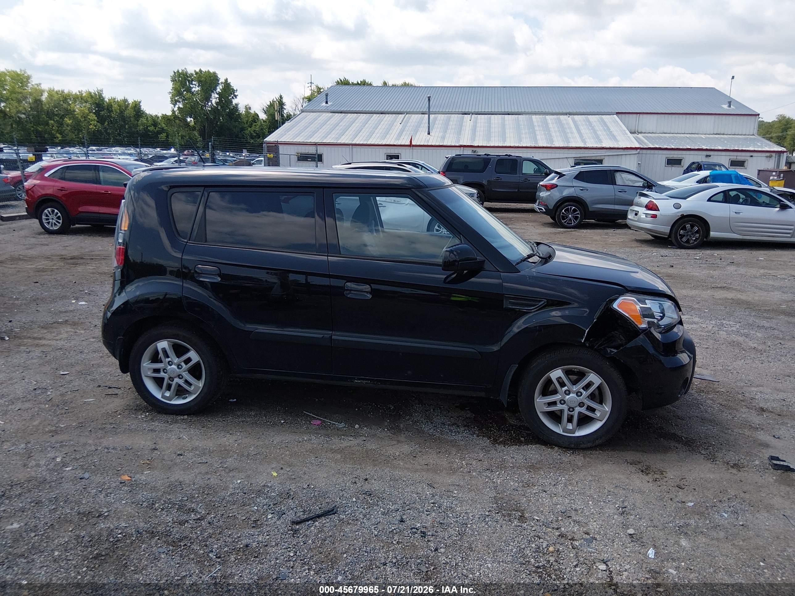 2010 Kia Soul + Black vin: KNDJT2A2XA7053501
