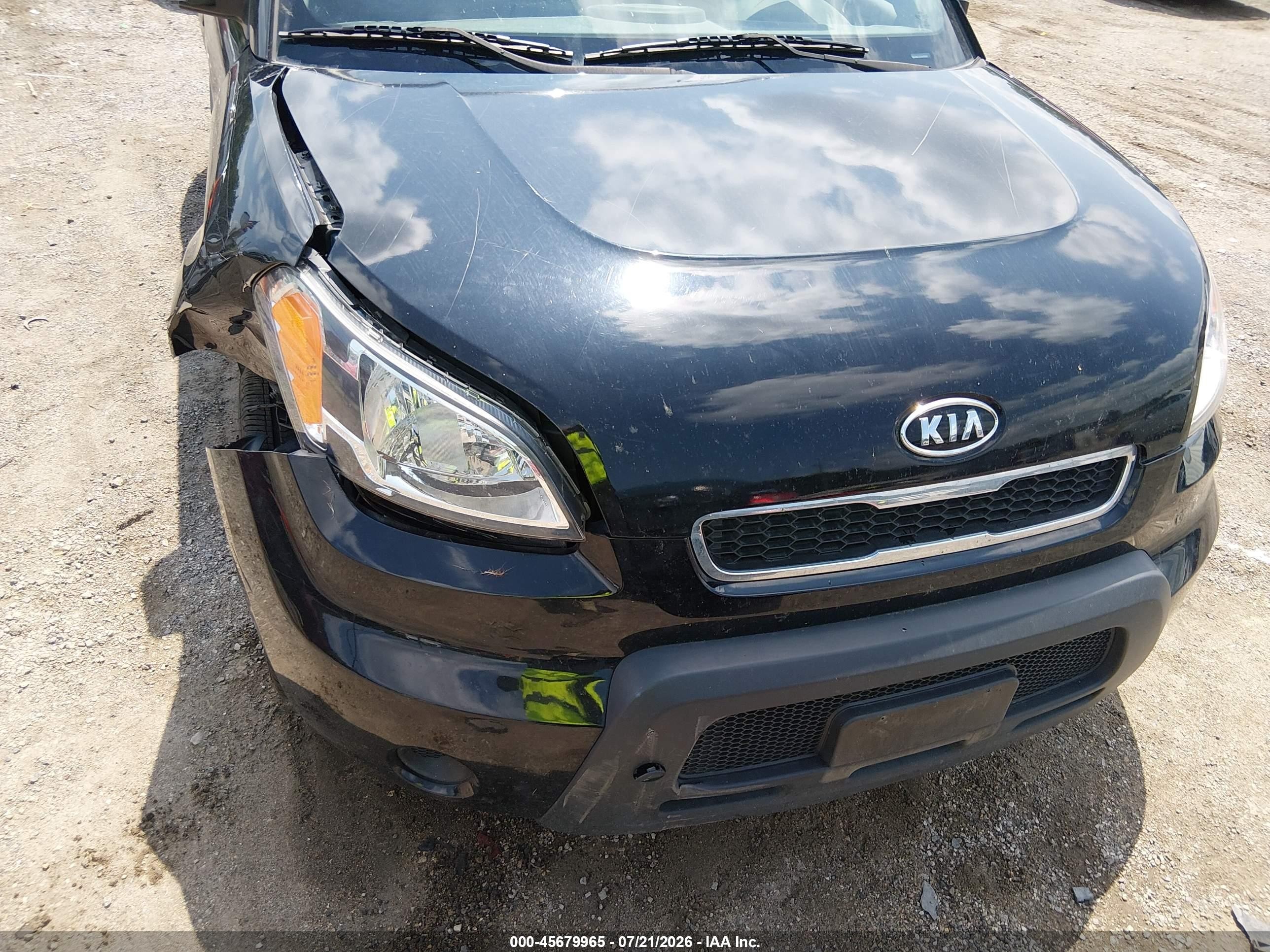 2010 Kia Soul + Black vin: KNDJT2A2XA7053501