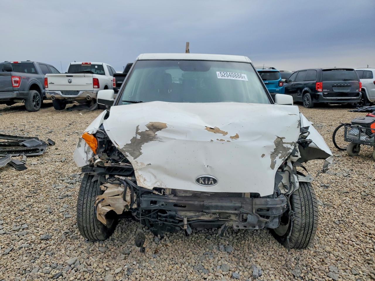 2010 Kia Soul +/!/sport White vin: KNDJT2A2XA7070315