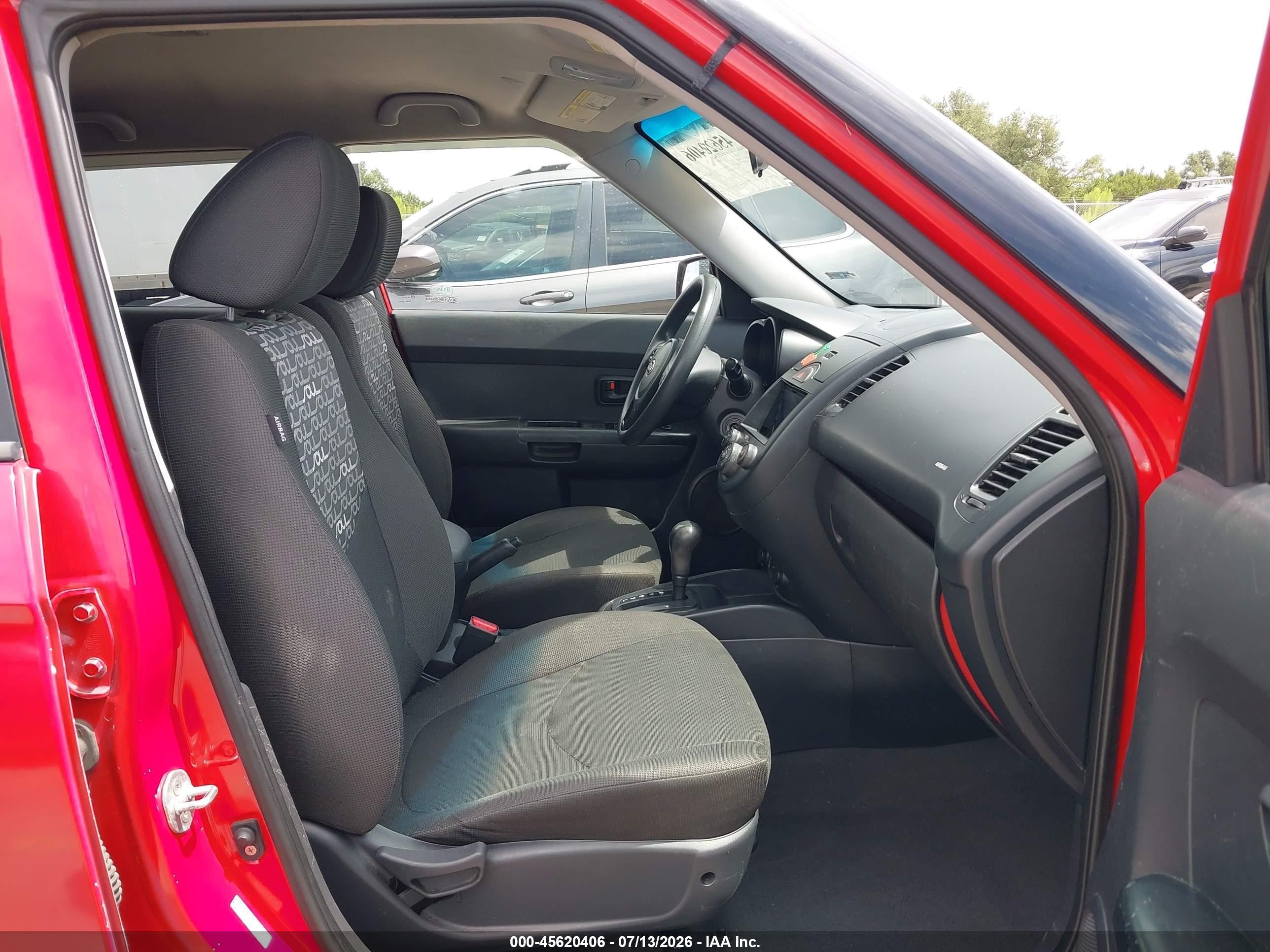 2010 Kia Soul + Red vin: KNDJT2A2XA7095618