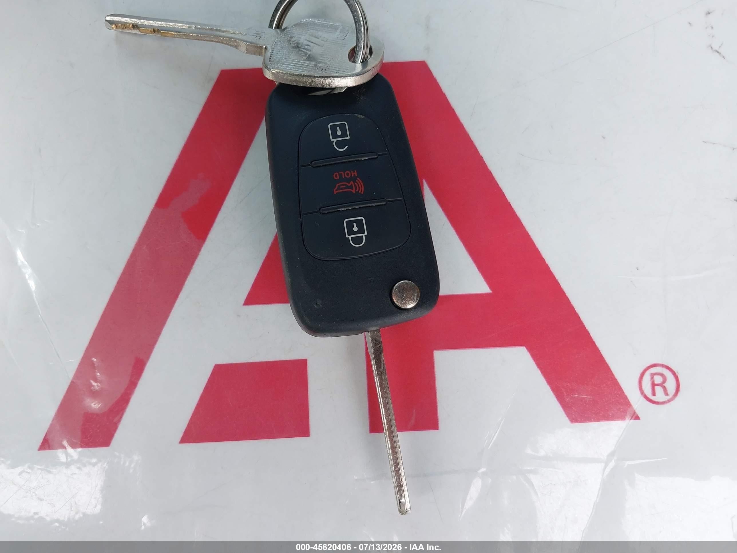 2010 Kia Soul + Red vin: KNDJT2A2XA7095618