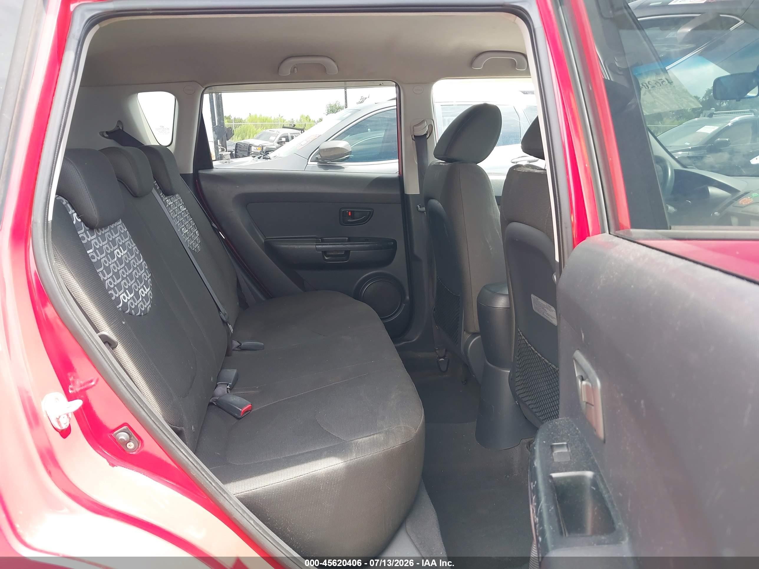 2010 Kia Soul + Red vin: KNDJT2A2XA7095618