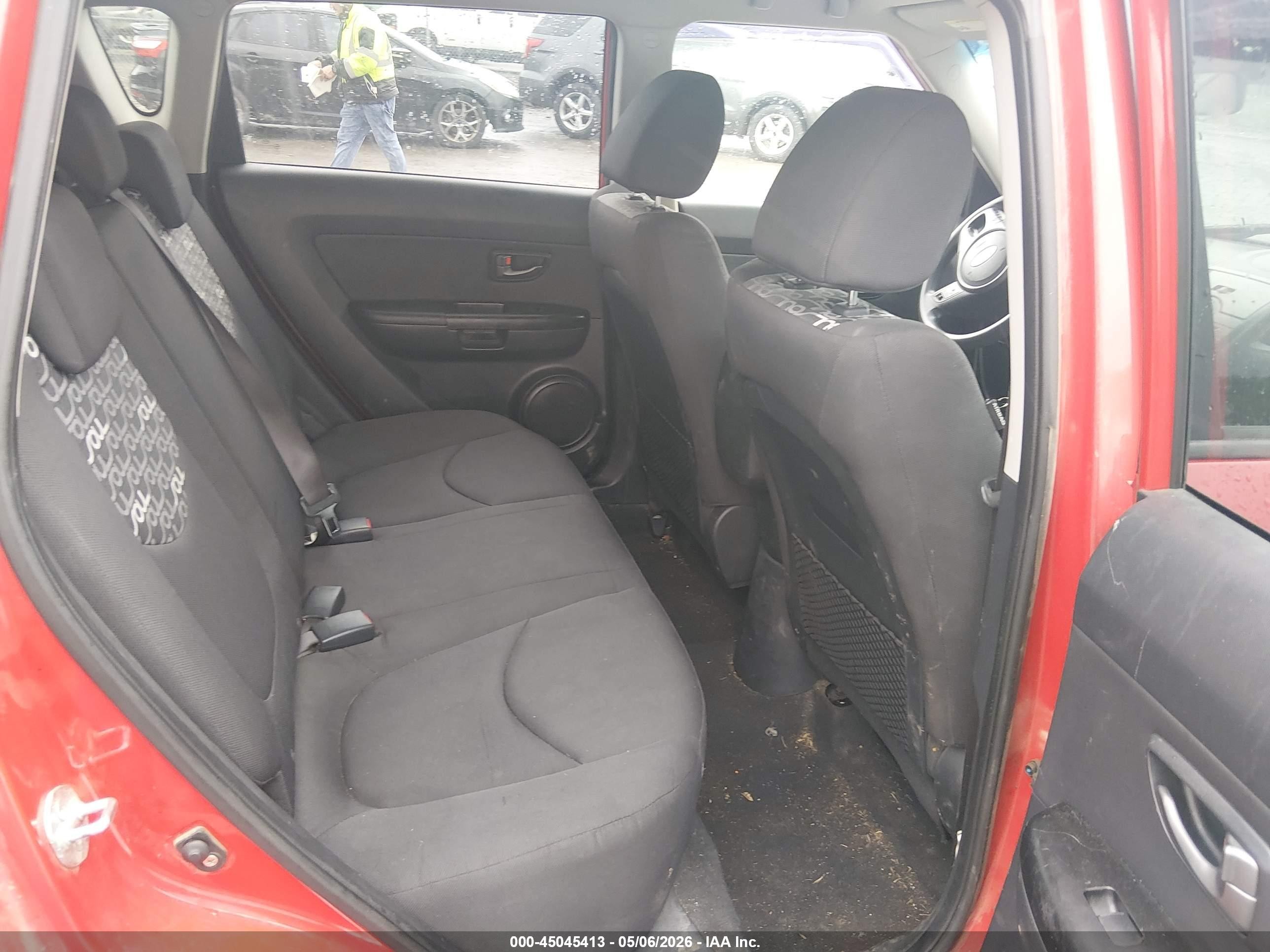 2010 Kia Soul + Red vin: KNDJT2A2XA7104527