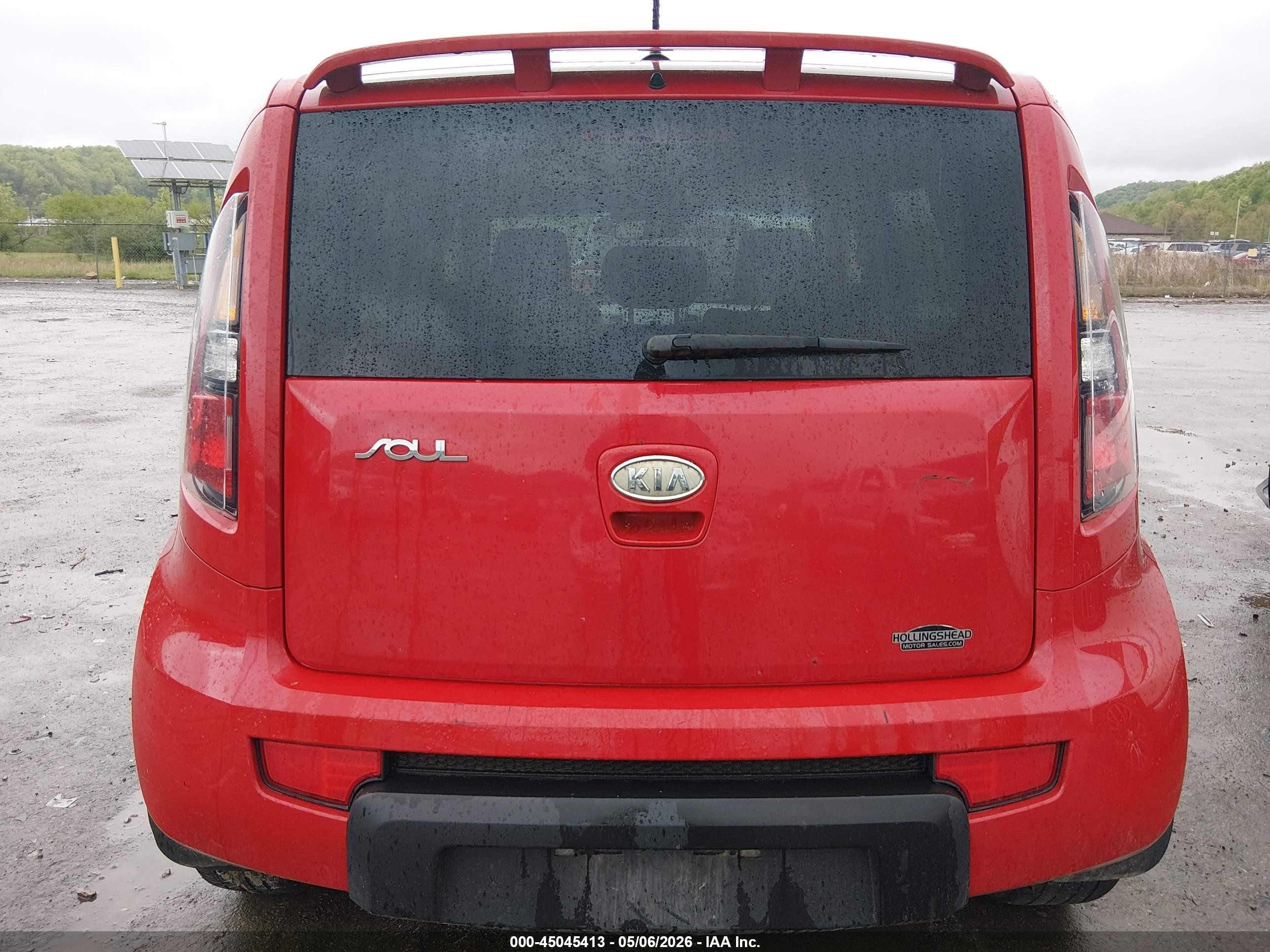 2010 Kia Soul + Red vin: KNDJT2A2XA7104527