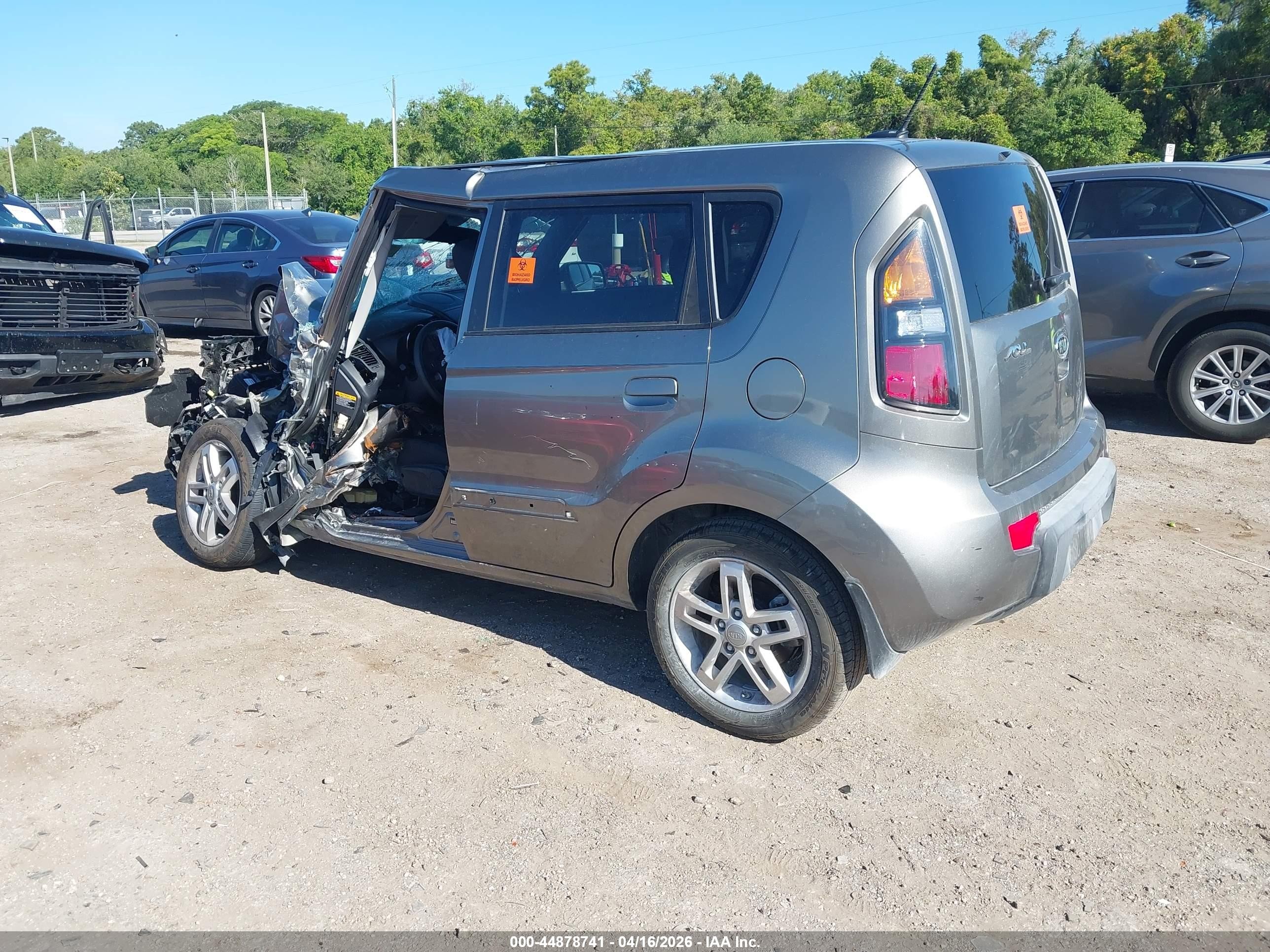 2010 Kia Soul + Gray vin: KNDJT2A2XA7115544